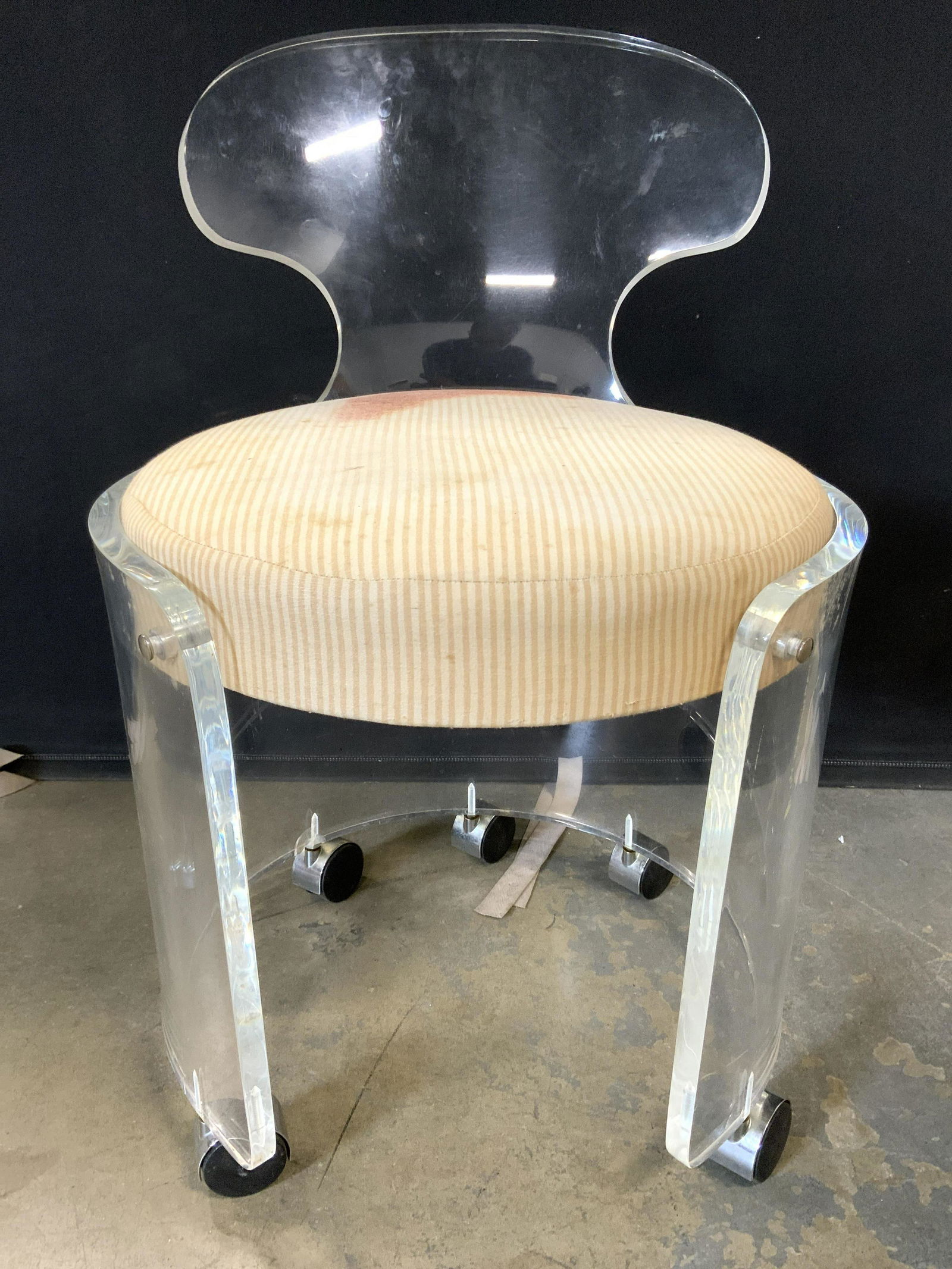 HILL MANUFACTURING CORP Lucite Chair W Wheels (1 of 10)