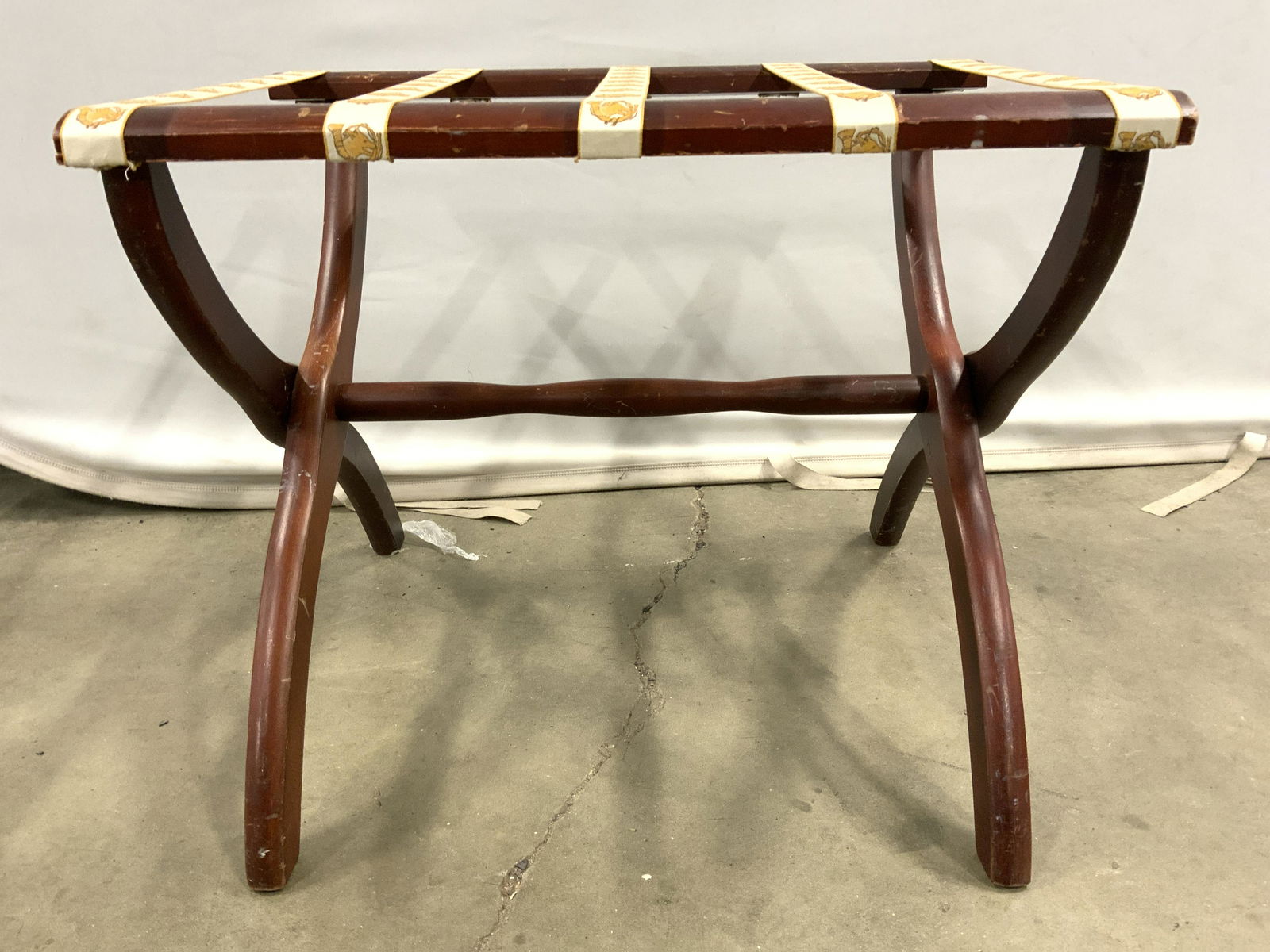 SCEIBE Vintage Folding Wooden Luggage Rack (1 of 11)