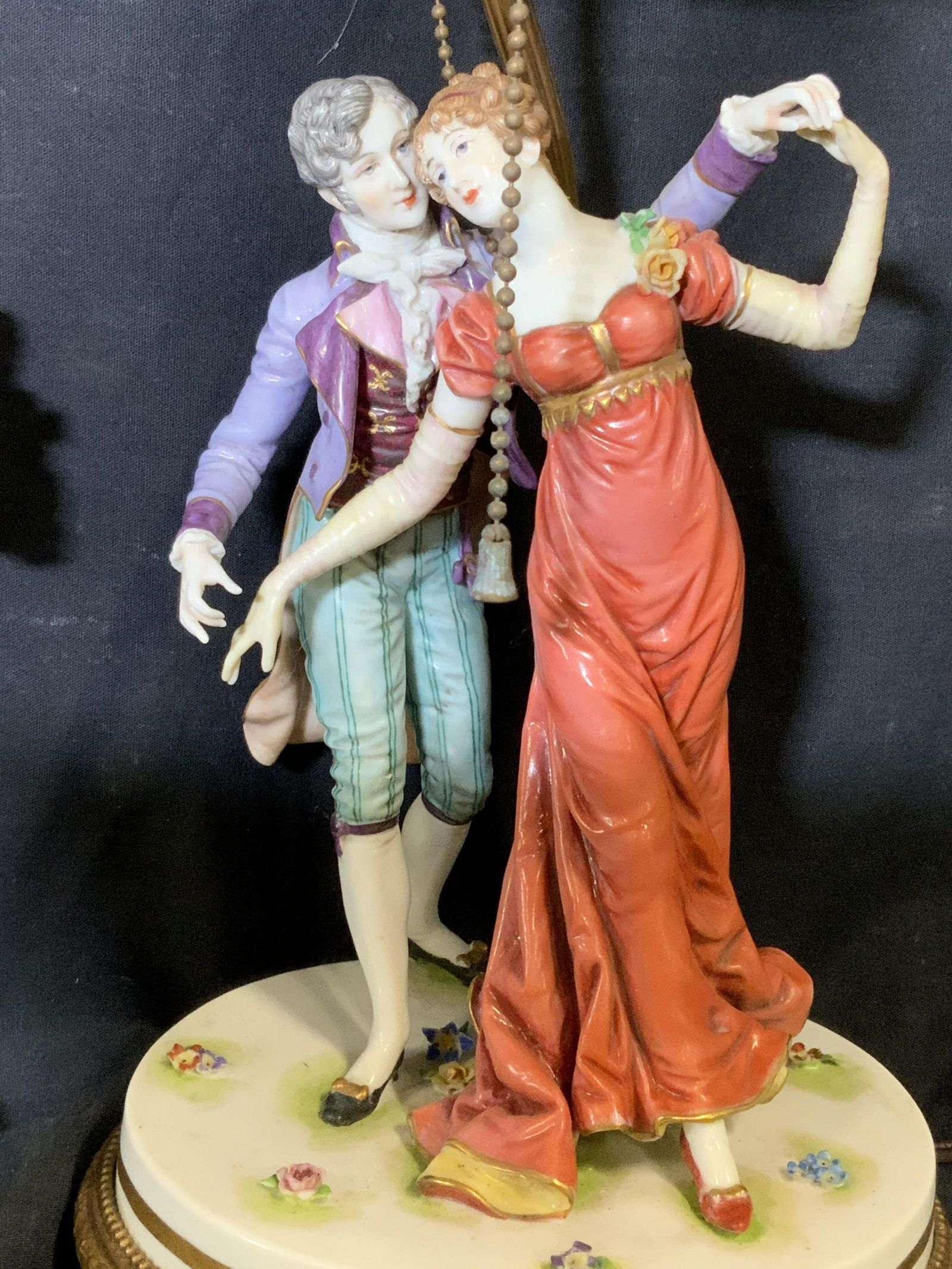 2 Porcelain Figural Lamps (1 of 11)