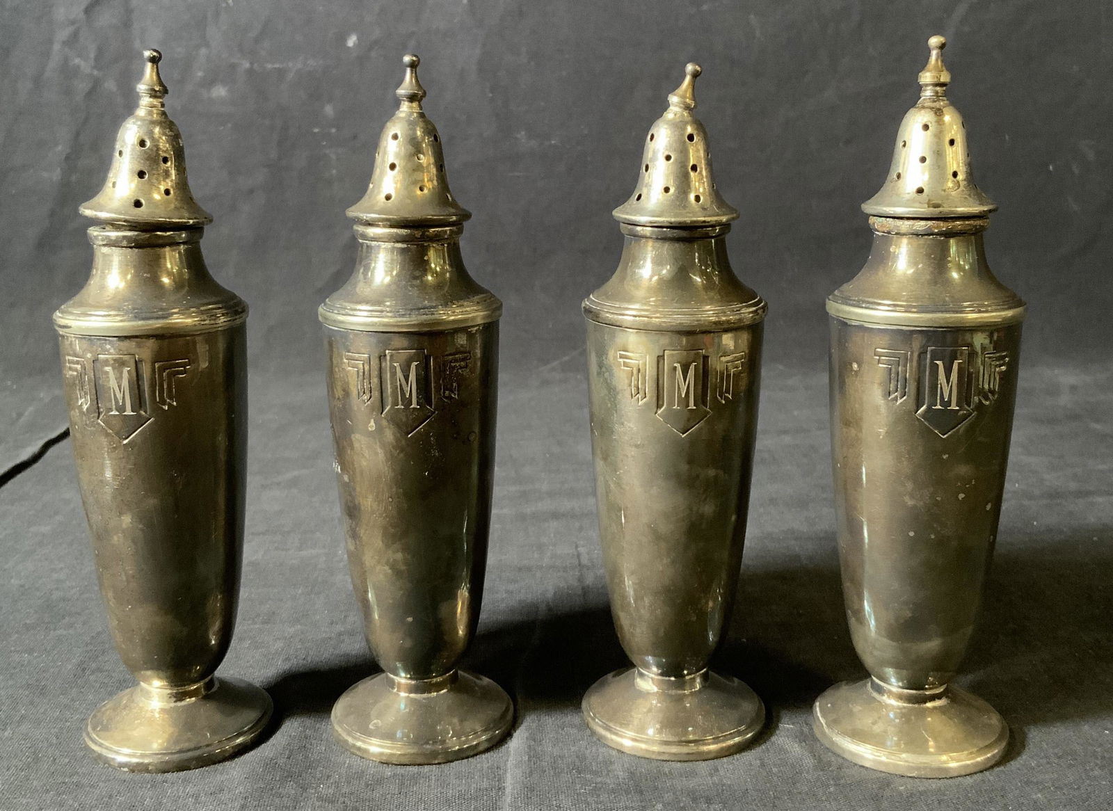 Set 4 HOLMES & EDWARDS Plated Salt Pepper Shakers (1 of 9)