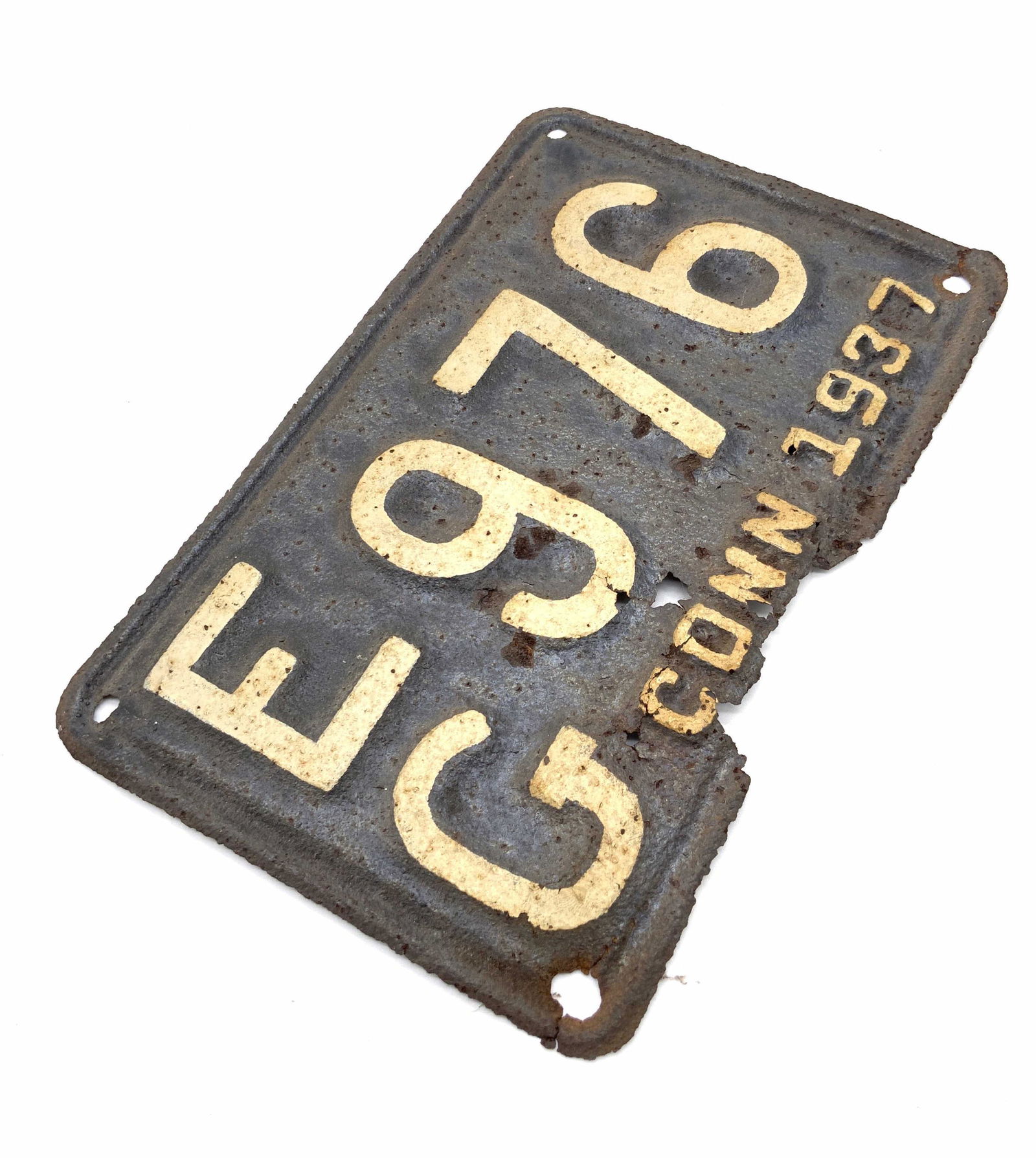 Collectible Vintage Connecticut License Plate (1 of 9)