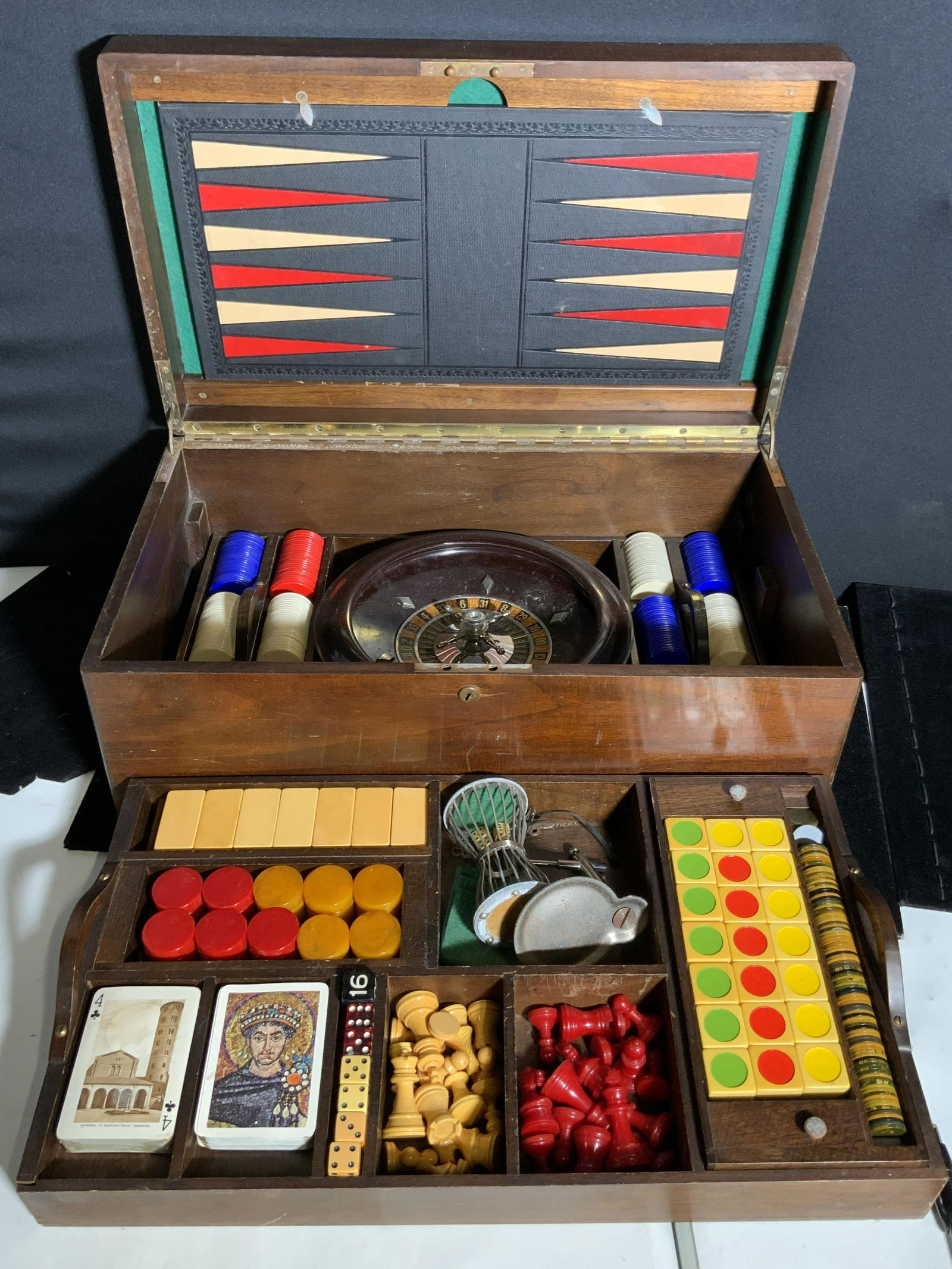 Vintage Wooden Game Chest W/ Multiple Games (1 of 20)