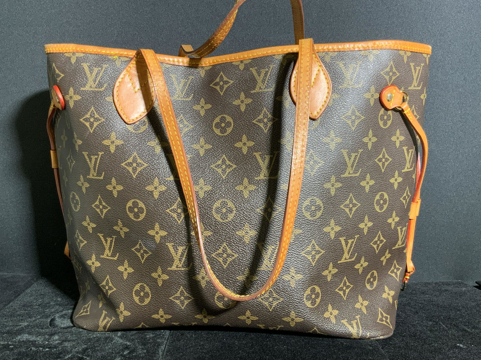 LOUIS VUITTON French Monogrammed LV Purse (1 of 12)