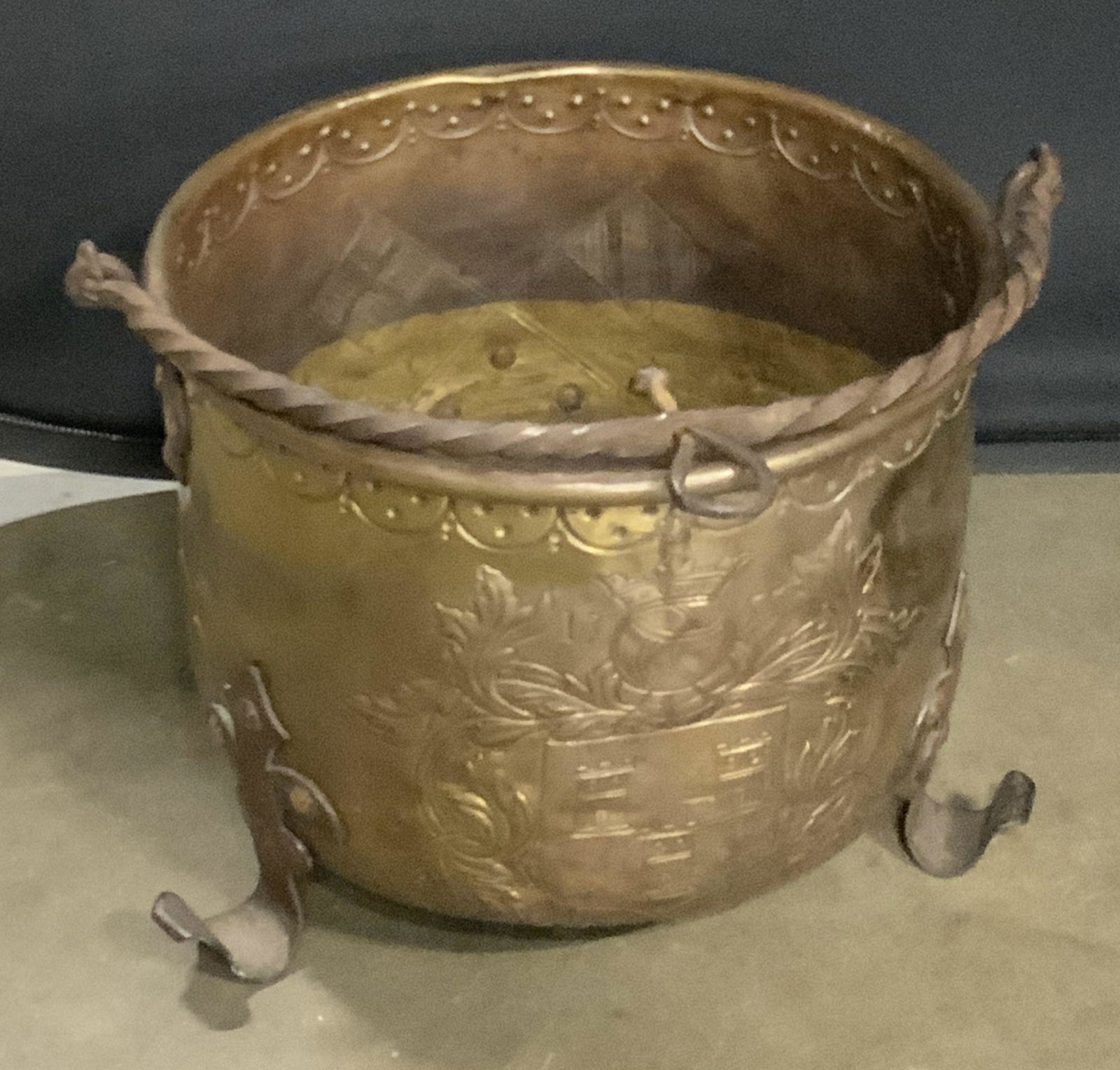 Vintage Etched Brass Coal Bucket (1 of 15)