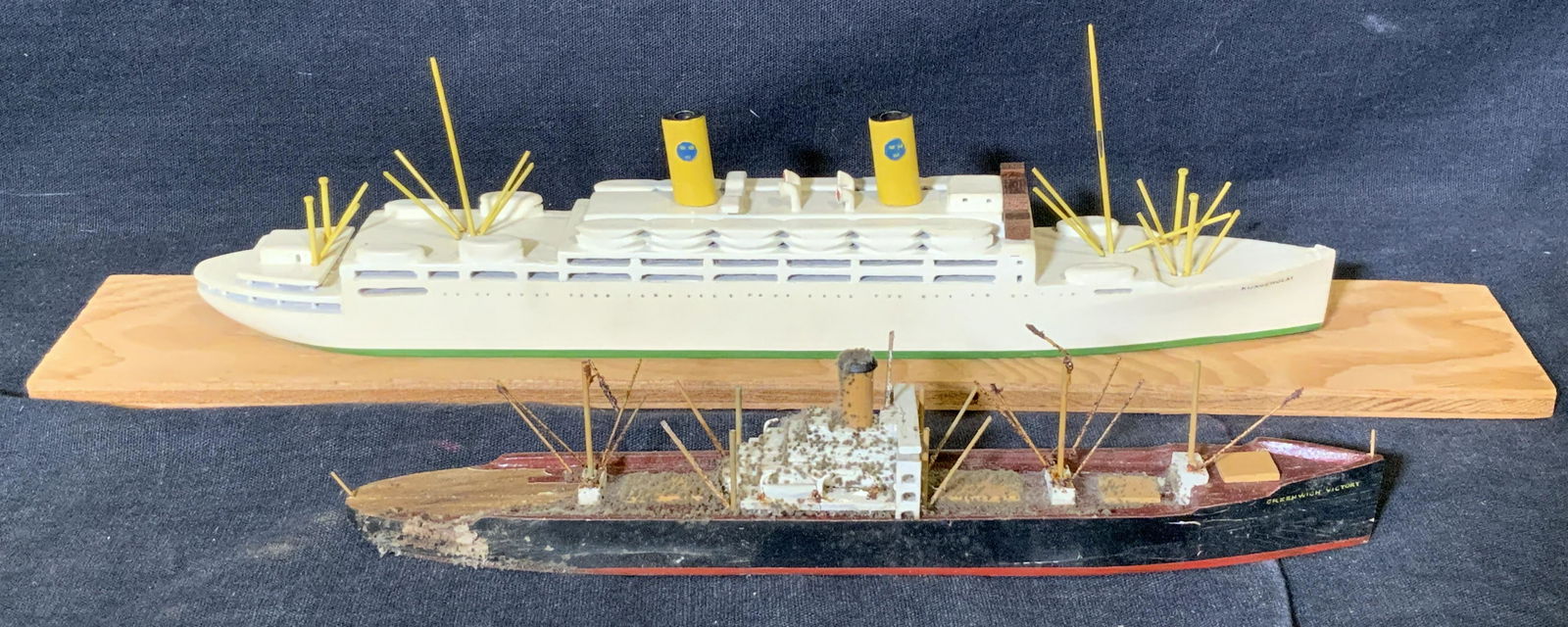Kungsholm & Greenwich Victory Model Ships (1 of 9)