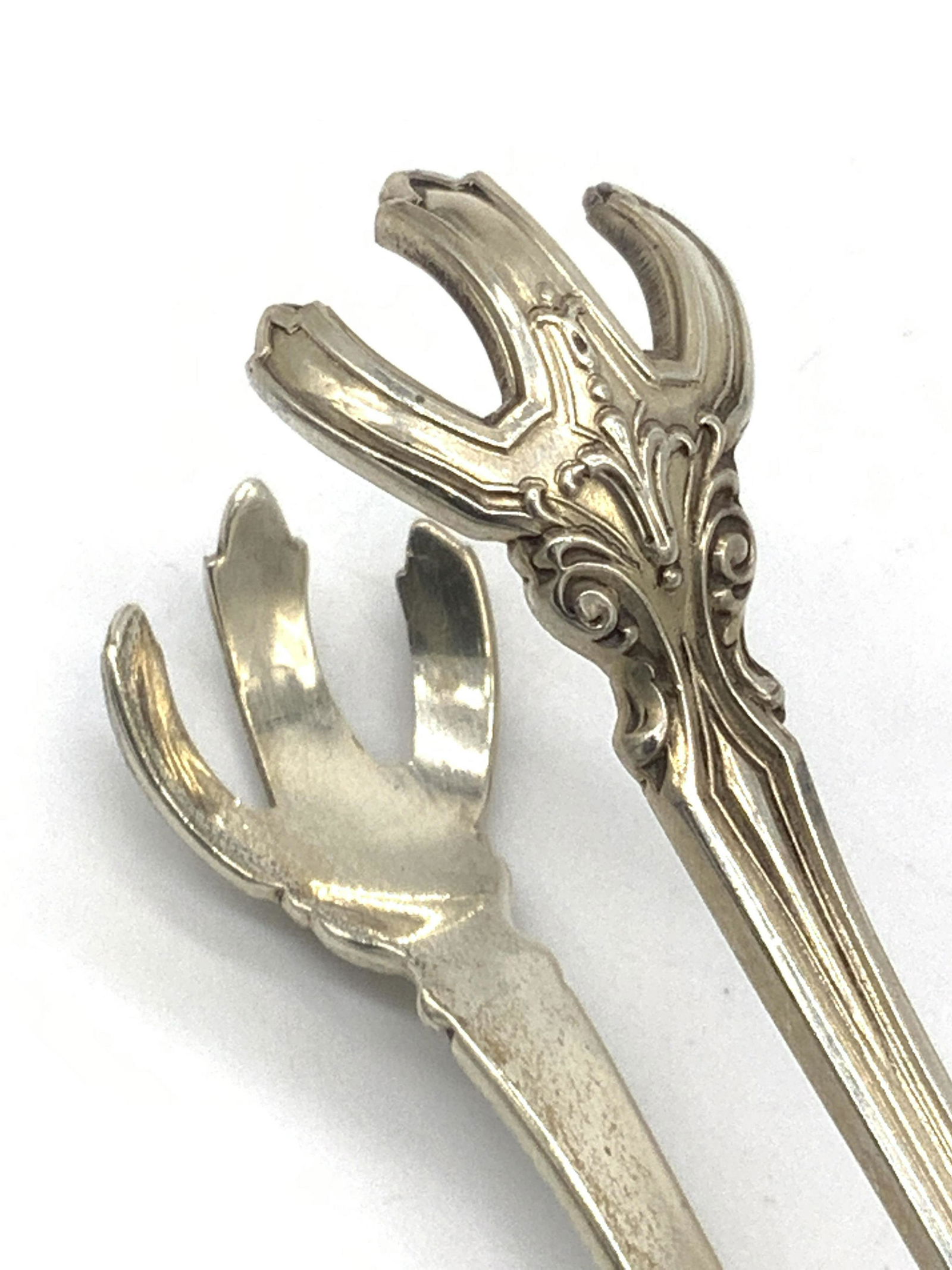 STERLING SILVER Clawed Dessert Tongs (1 of 9)