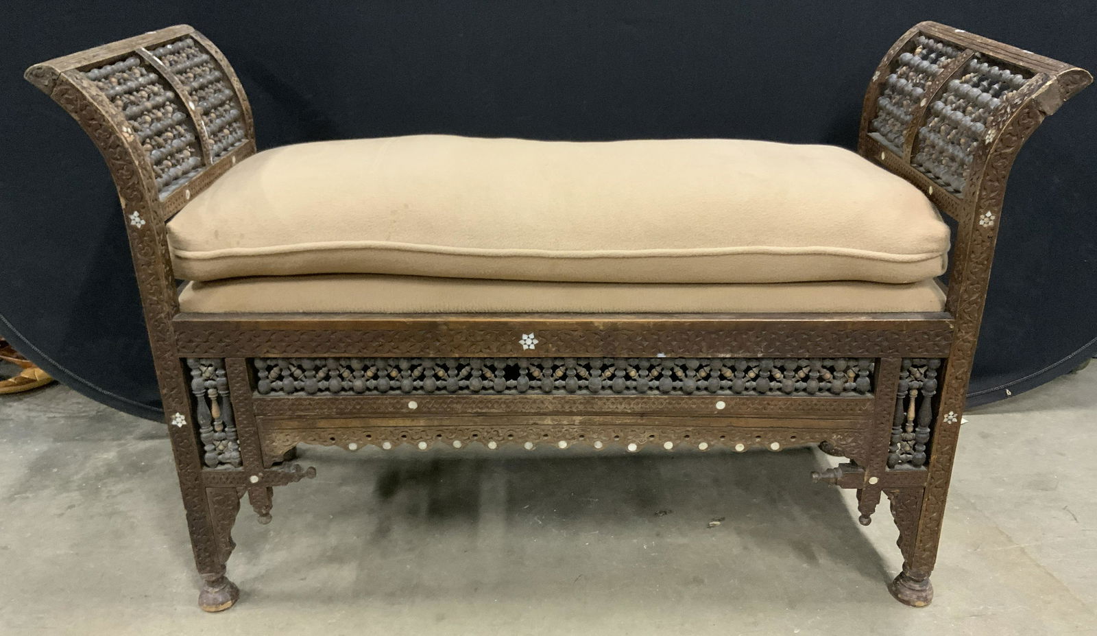Vintage Moorish Style Window Bench (1 of 11)