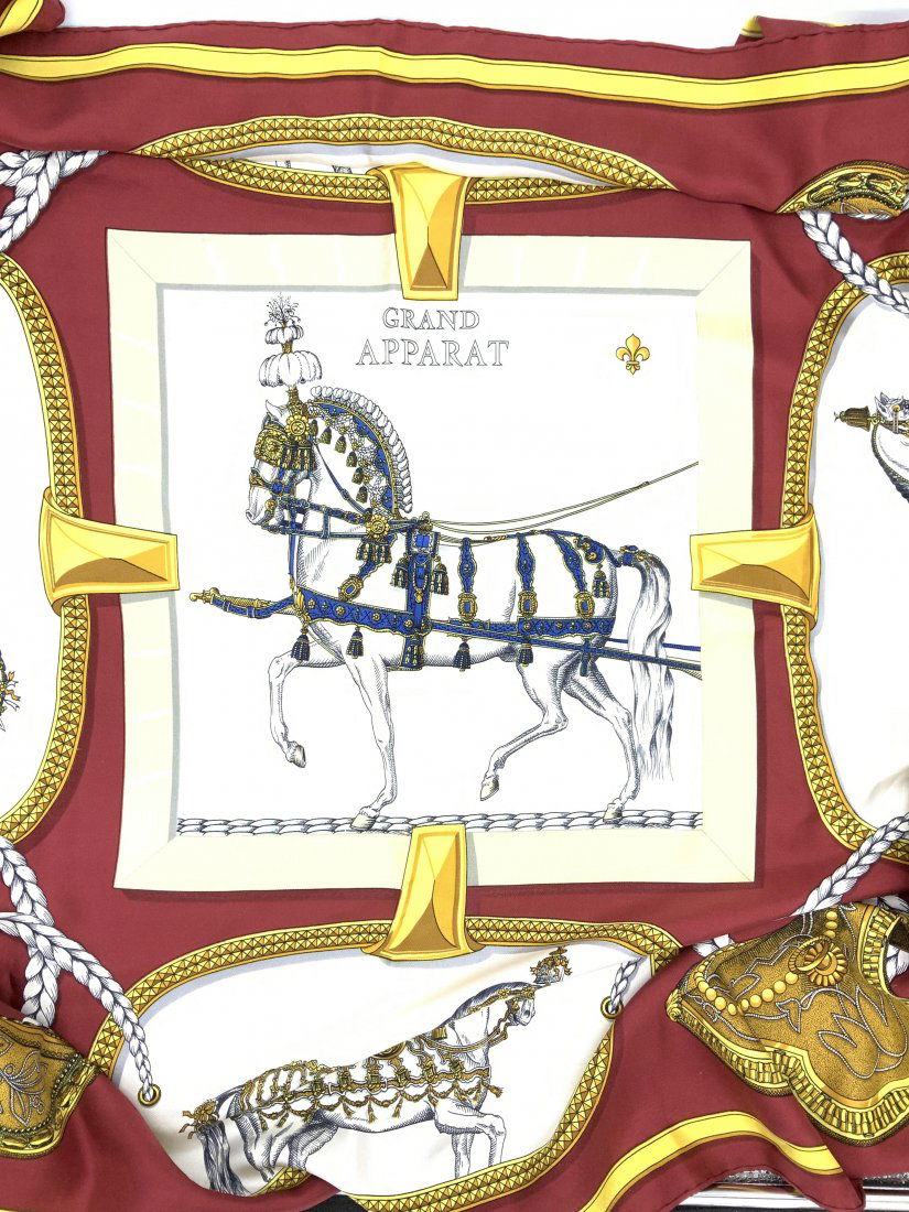 HERMES PARIS GRAND APPARAT Silk Scarf (1 of 13)