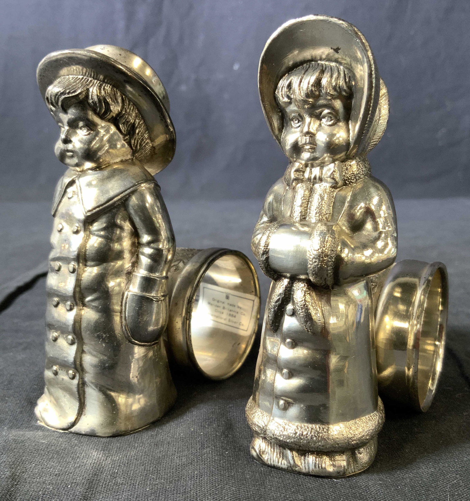 Set 2 MERIDEN BRITANNIA CO Pewter Napkin Rings (1 of 9)