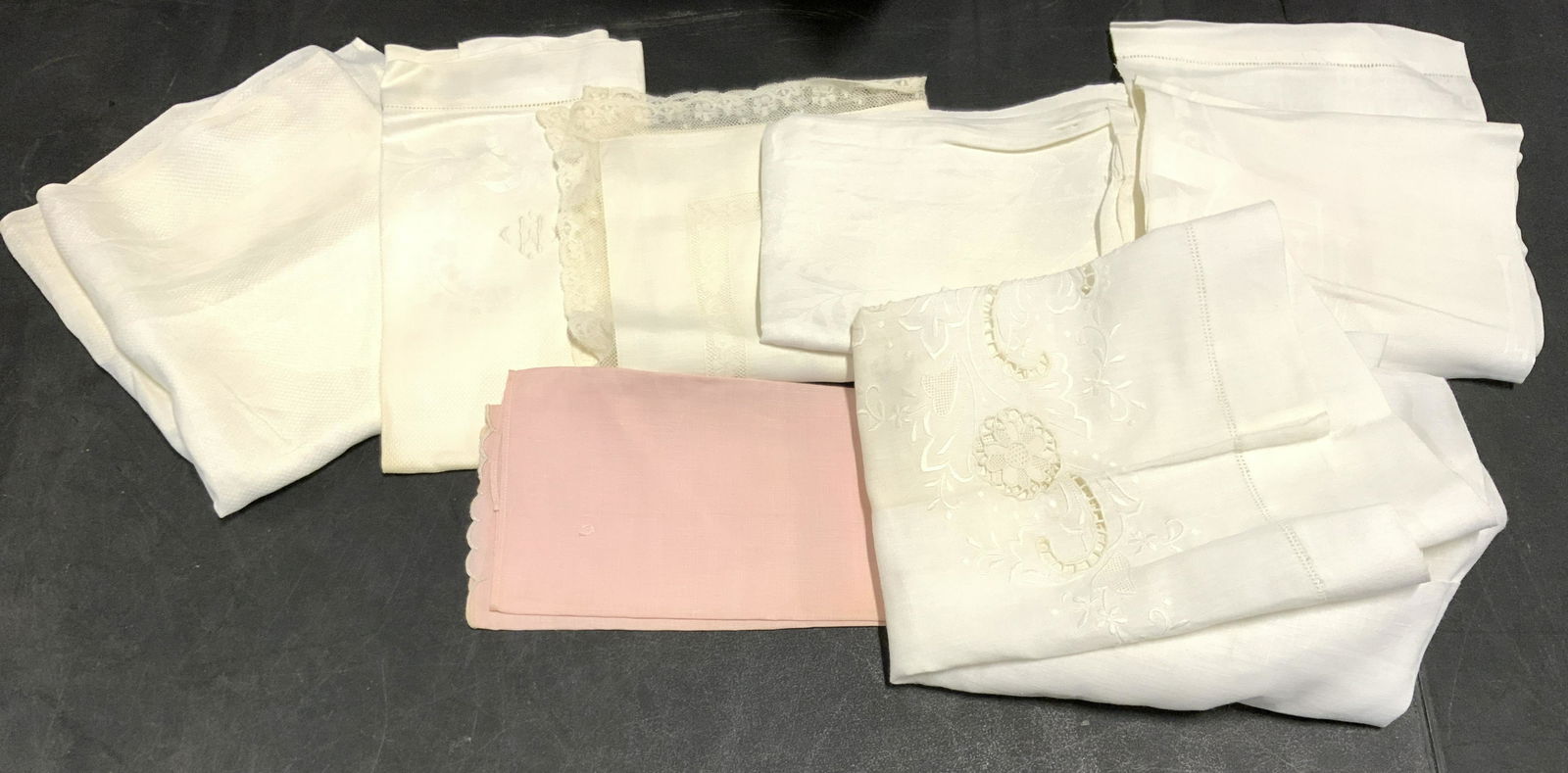 Lot 9 Assorted Table Linens (1 of 8)