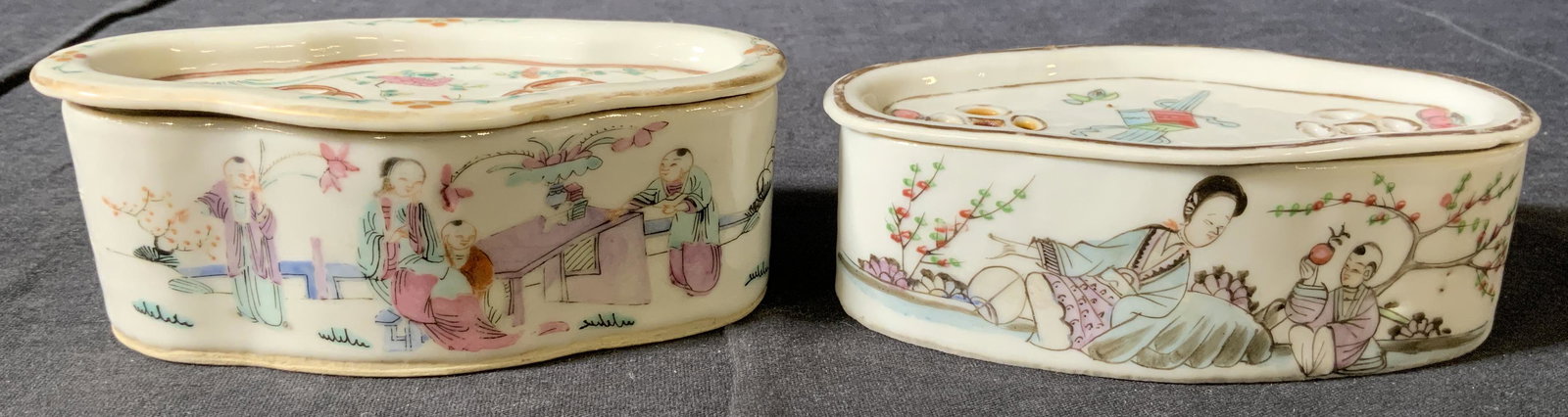 Lot 2 Vintage Chinese Porcelain Cricket Boxes (1 of 6)