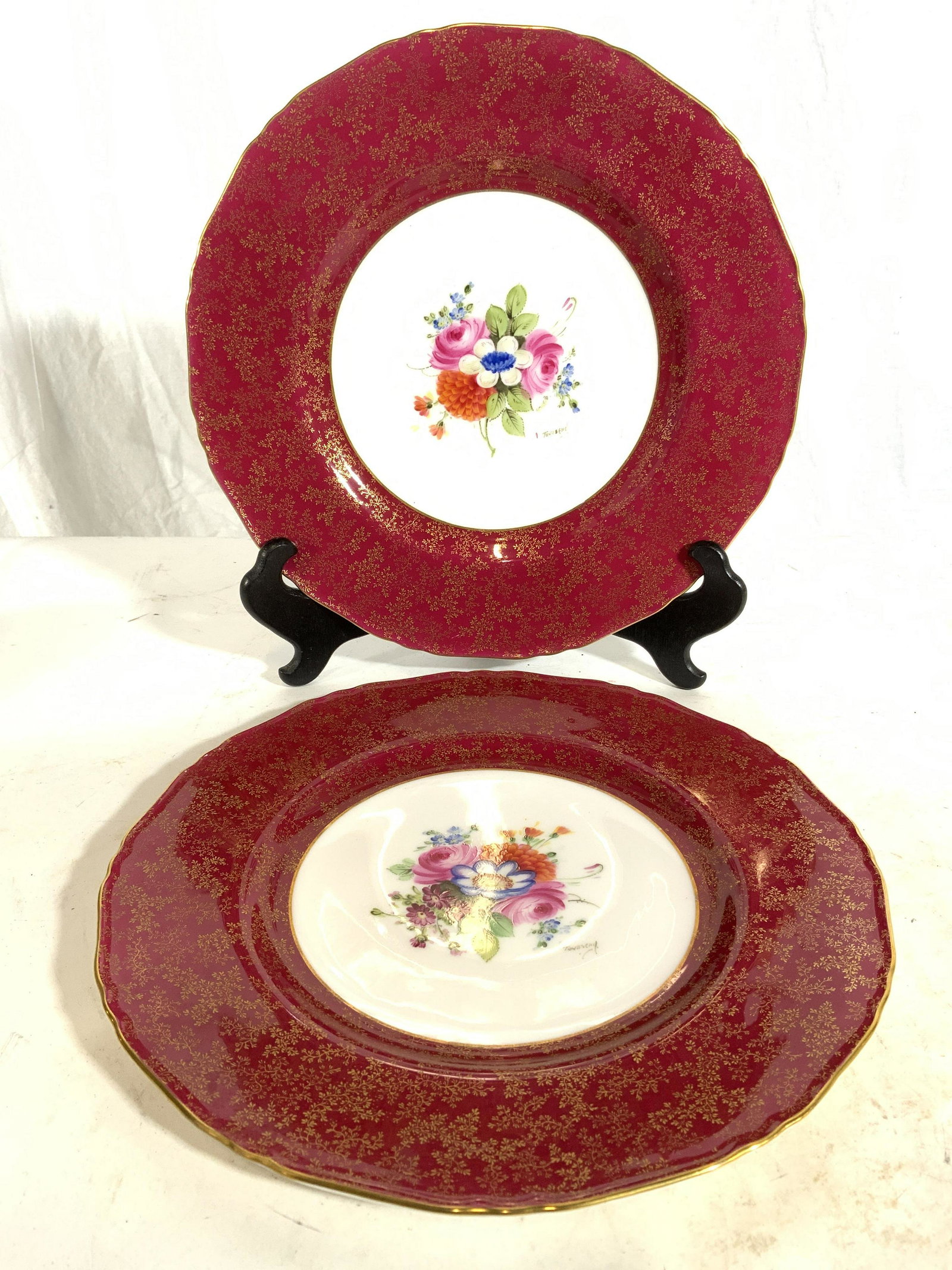 Lot 2 ROYAL WORCESTER Porcelain Plates (1 of 8)
