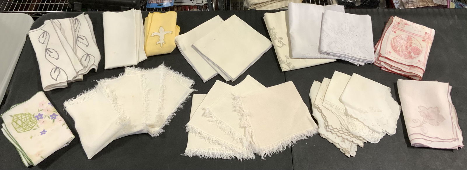 Group Lot Vintage Linens (1 of 13)