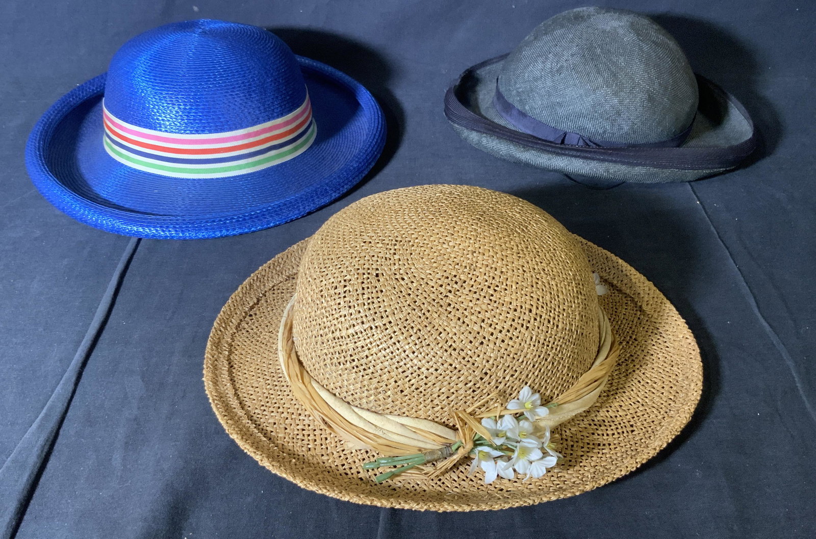 Lot 3 Vintage Hats & Hat Box (1 of 9)