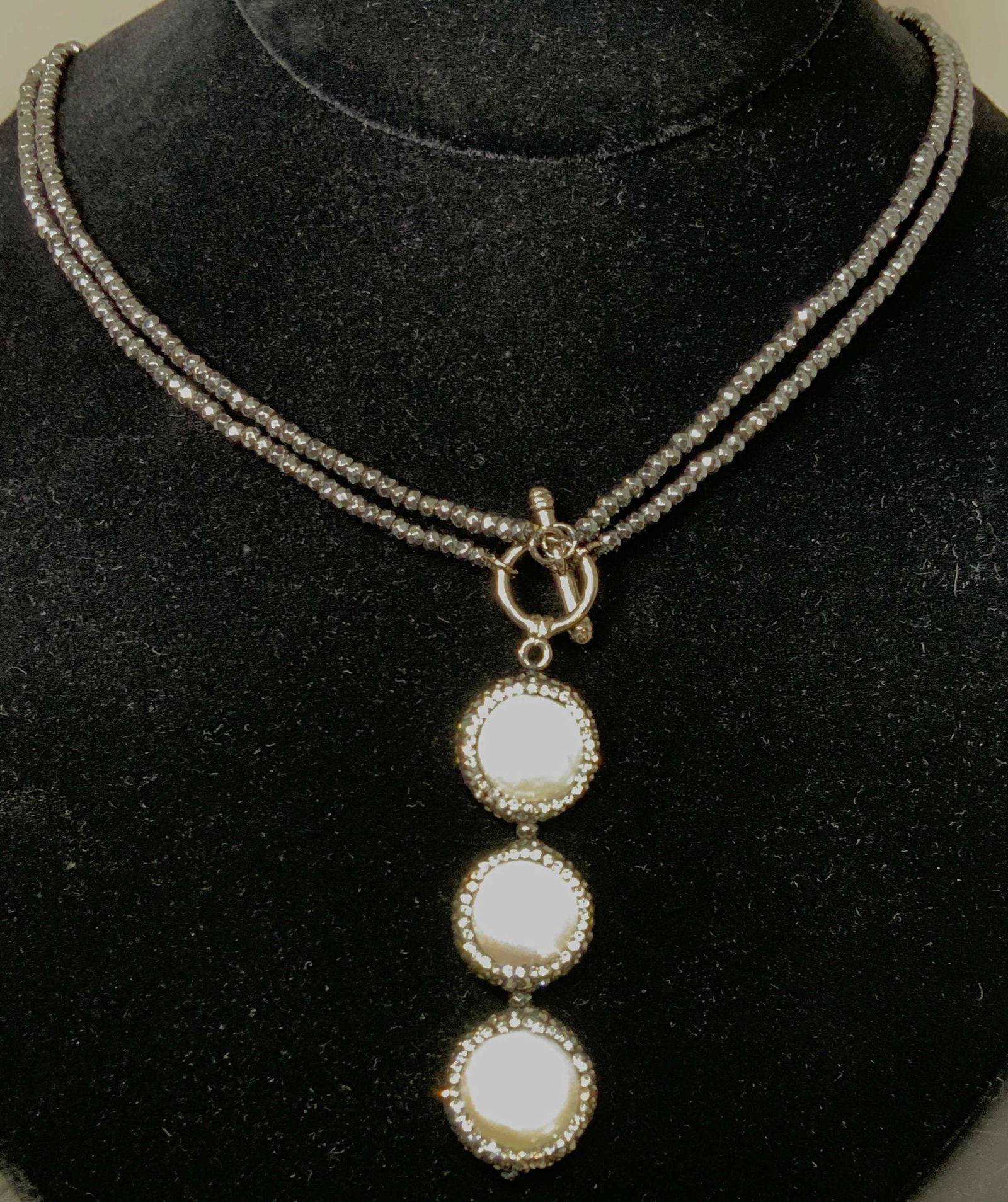 Faceted Hematite & Shell Pendant Necklace (1 of 5)