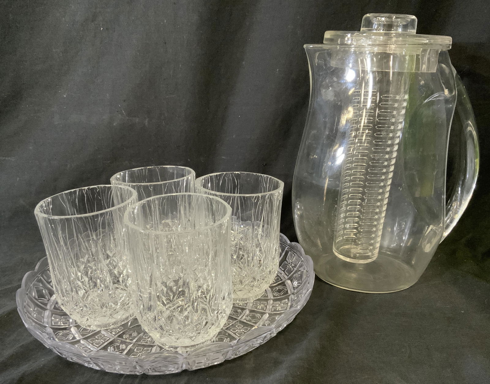 Lot 6 Plastic Drinkware Accessories (1 of 6)