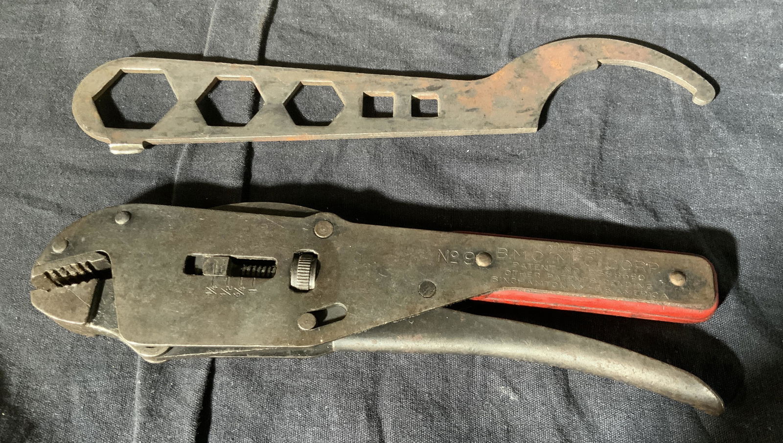 Group Lot 2 Vintage Tools (1 of 5)