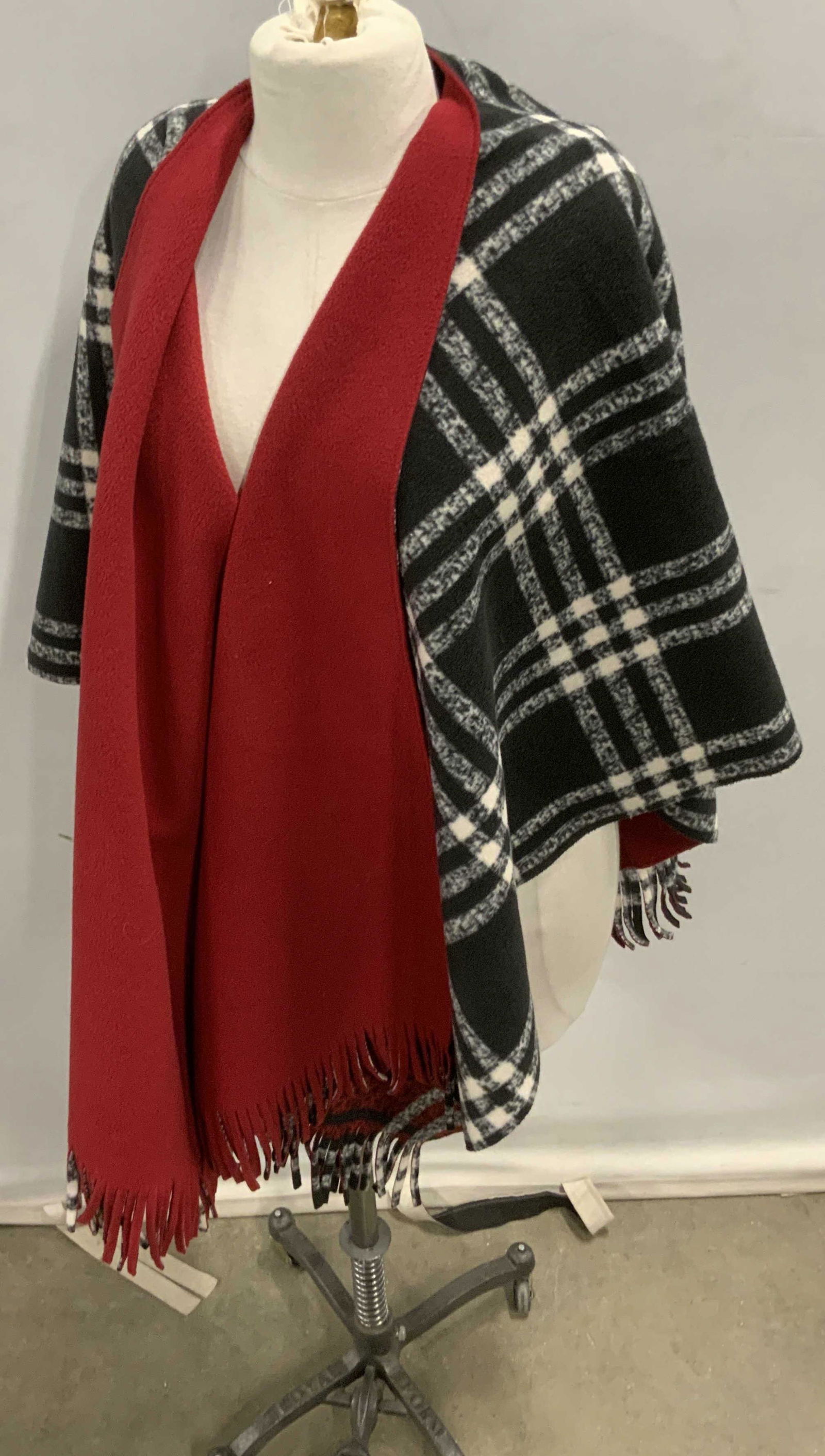 EIVISSA Plaid Fringe Fashion Shawl (1 of 13)