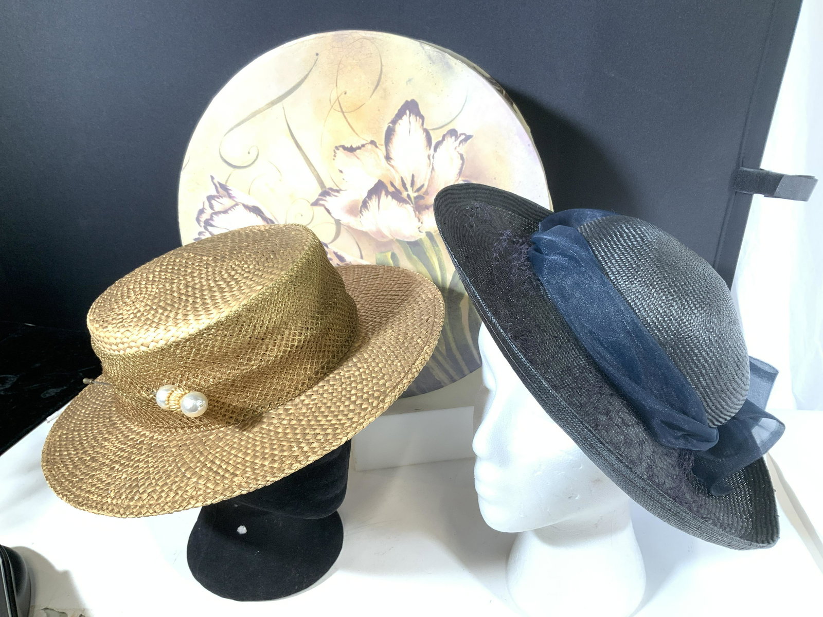 2 Kentucky Derby Style Straw Hats in Box (1 of 8)