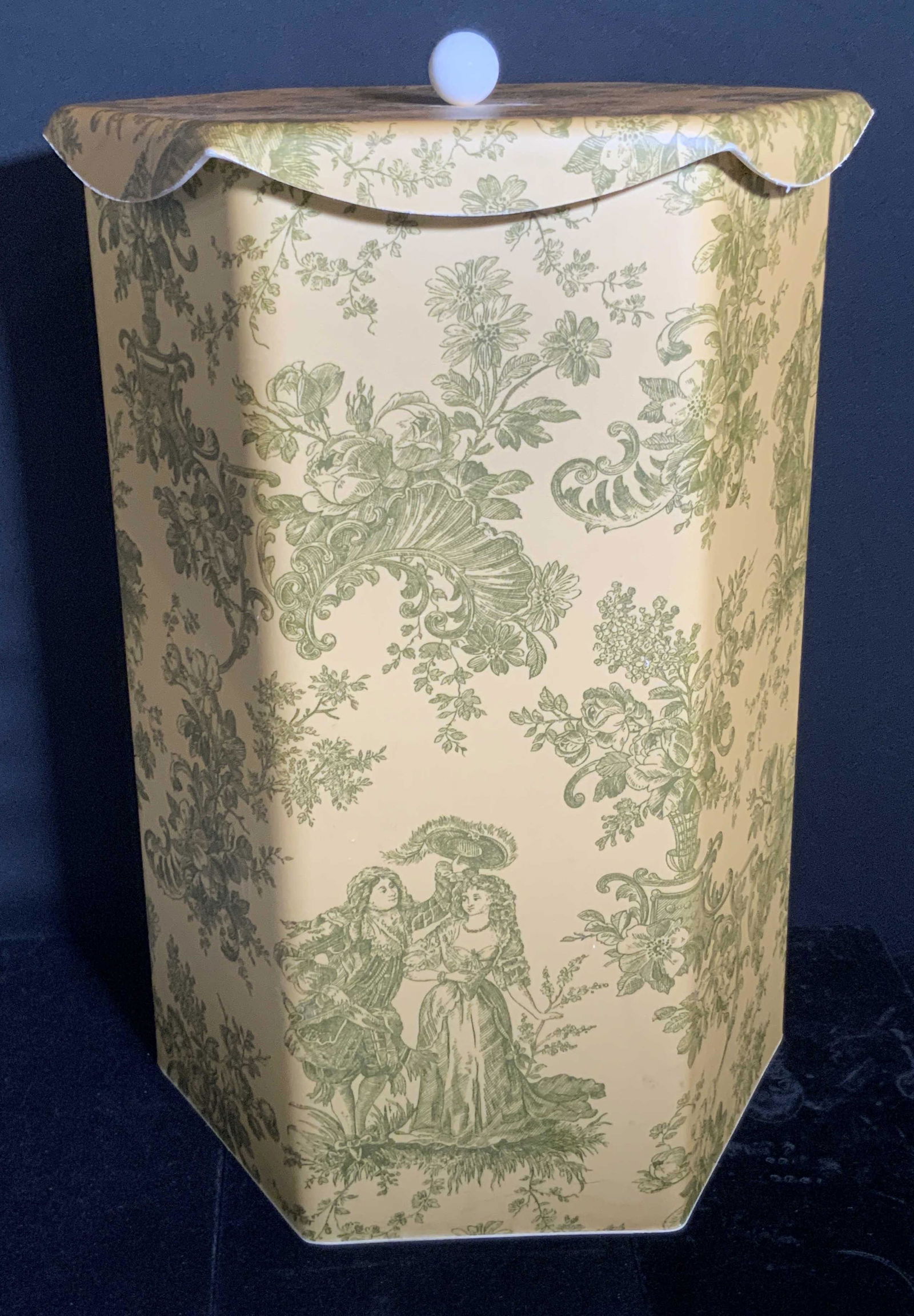 Floral Patterned Lidded Composite Laundry Hamper (1 of 11)