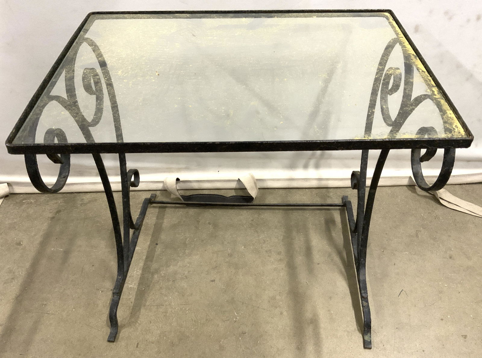 Vintage Iron Outdoor Side Table W Glass Top (1 of 8)