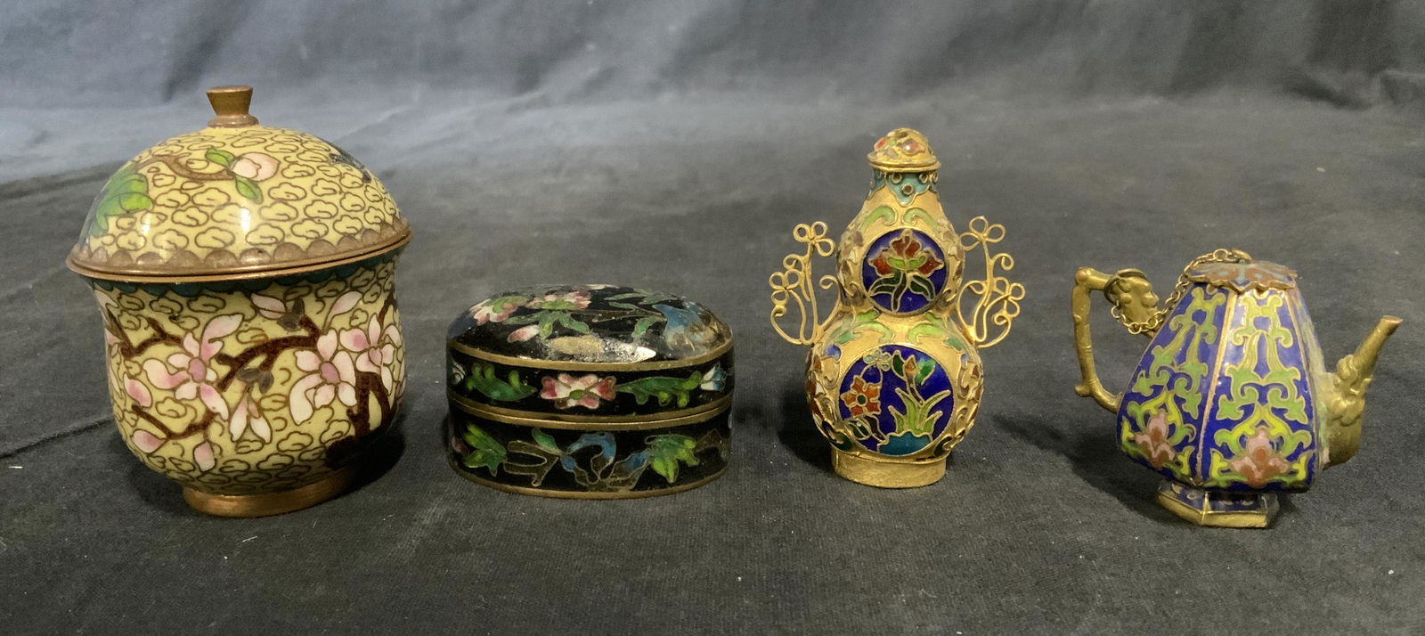 Lot 4 Desktop Enamelware Accessories (1 of 5)