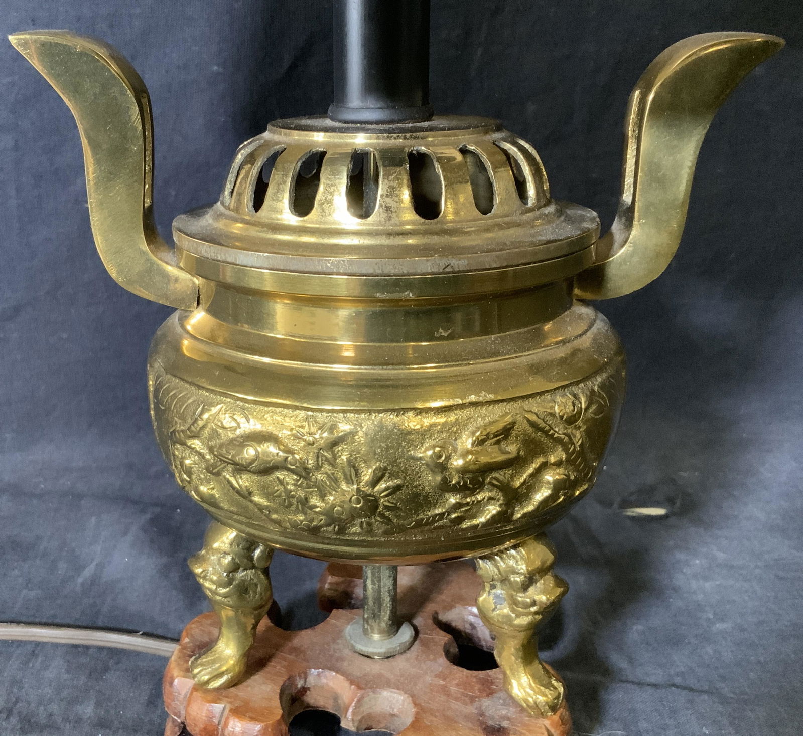 Metal Censer Lamp (1 of 5)