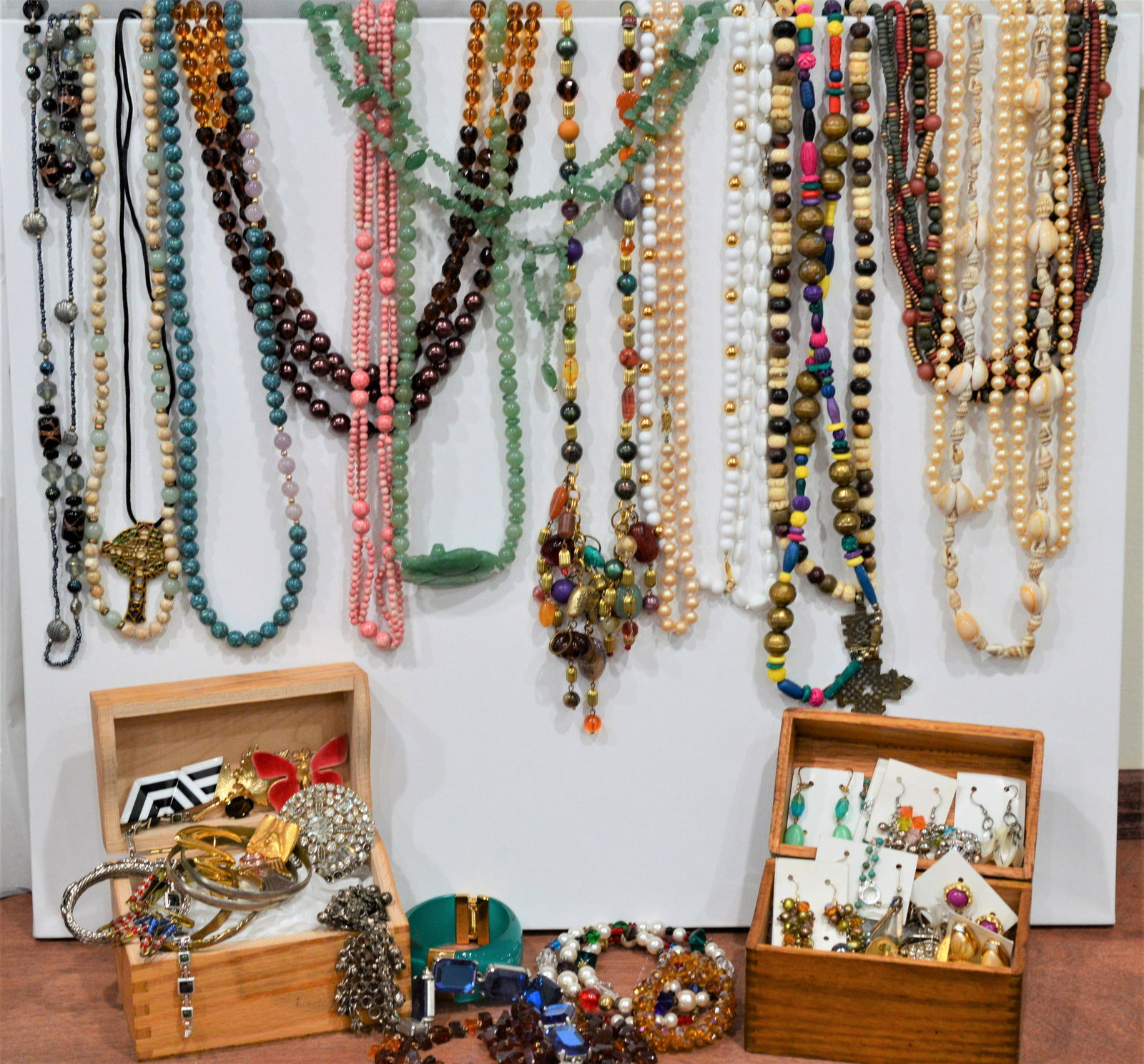 Mix of Costume Jewelry Lot (1 of 8)