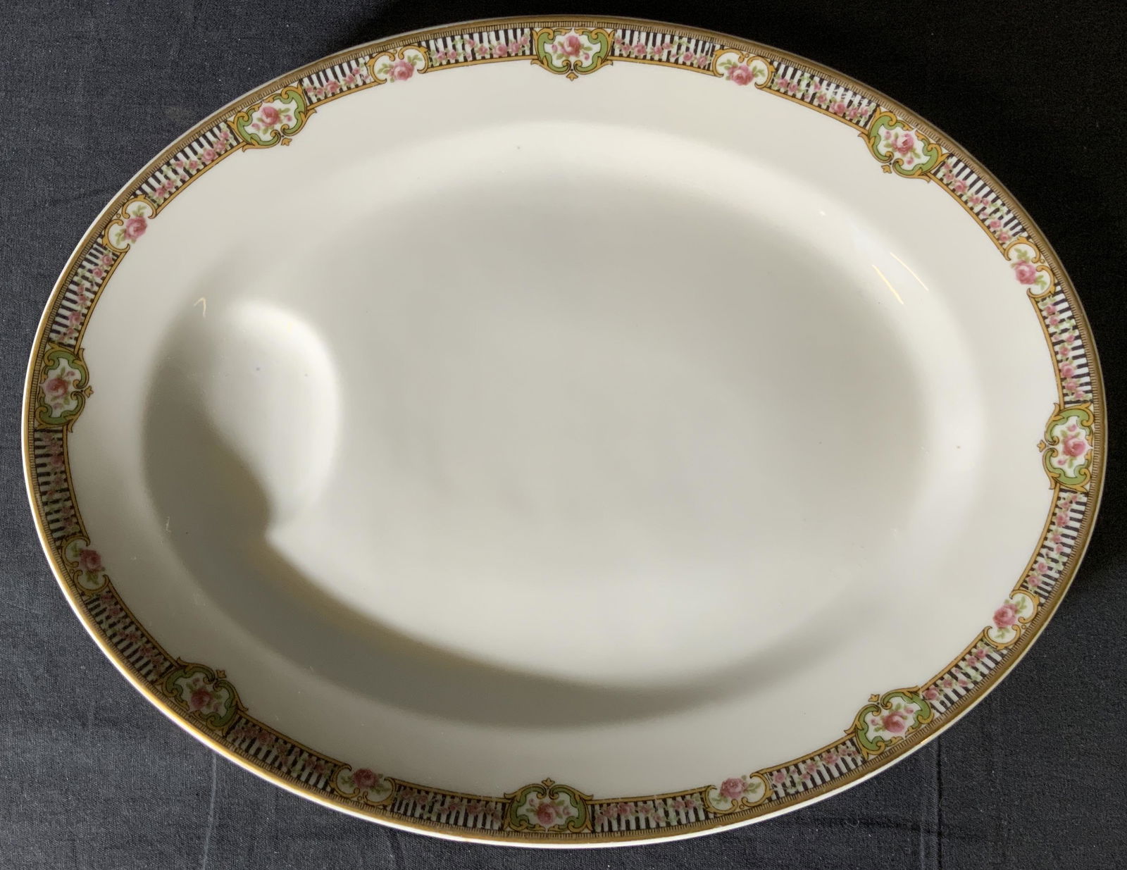 THEODORE HAVILAND Porcelain Serving Dish (1 of 5)