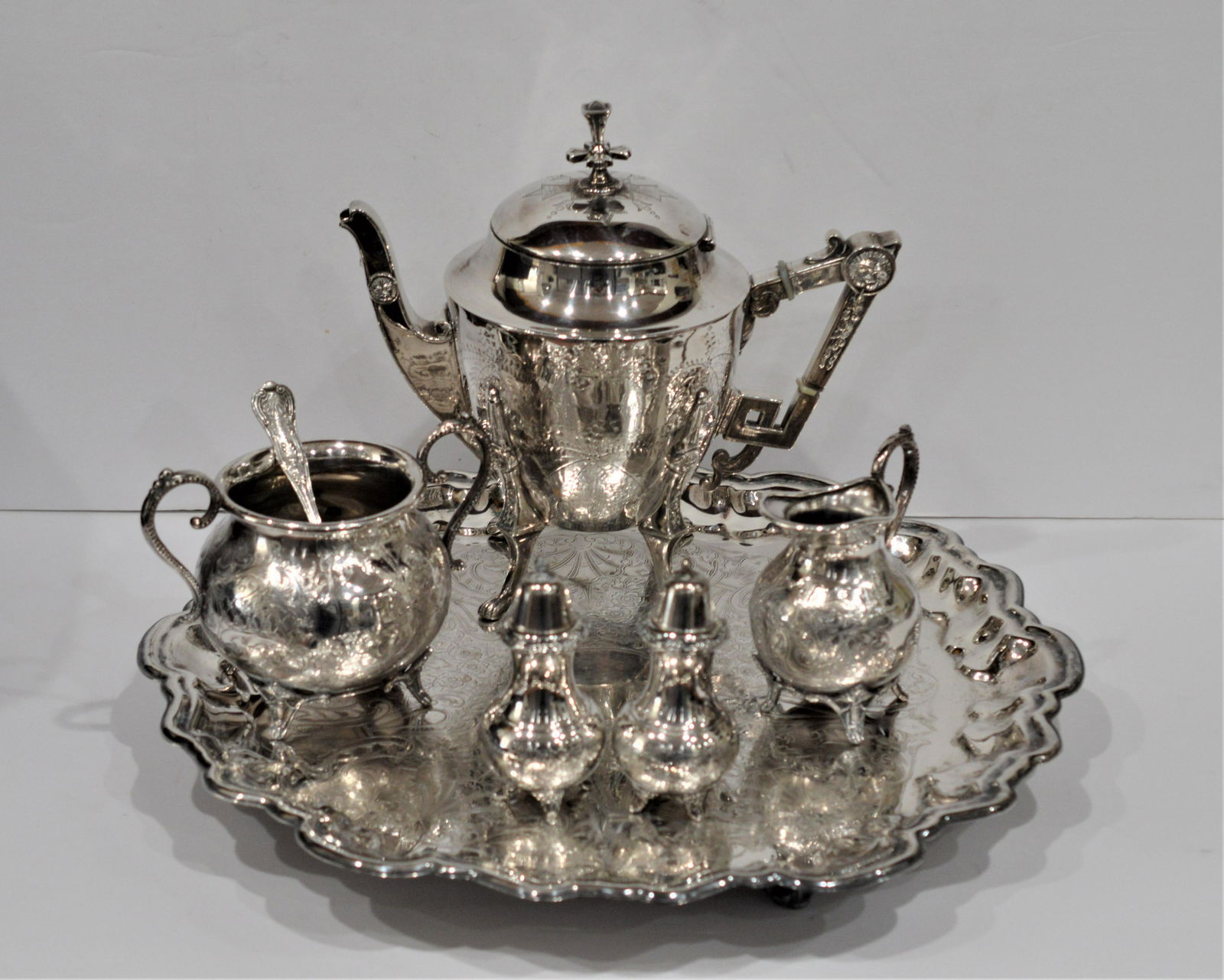 Vintage Silverplated Service Set (1 of 8)