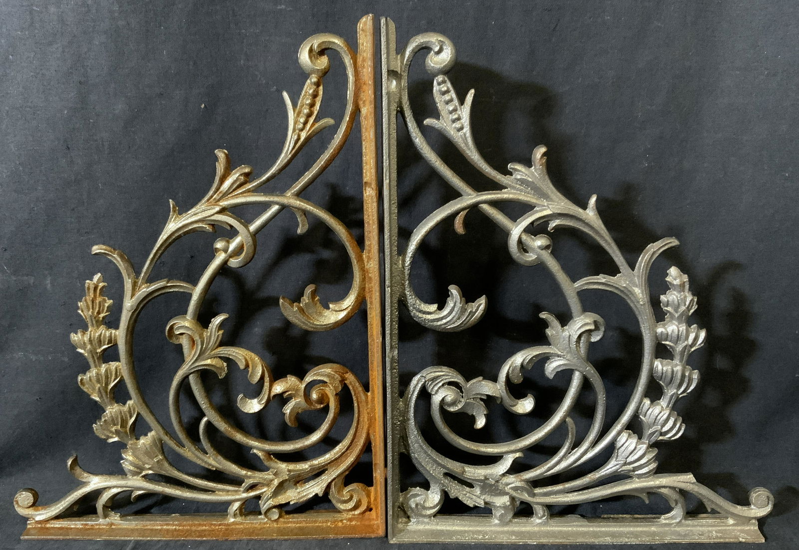Pair Iron Wall Brackets (1 of 7)