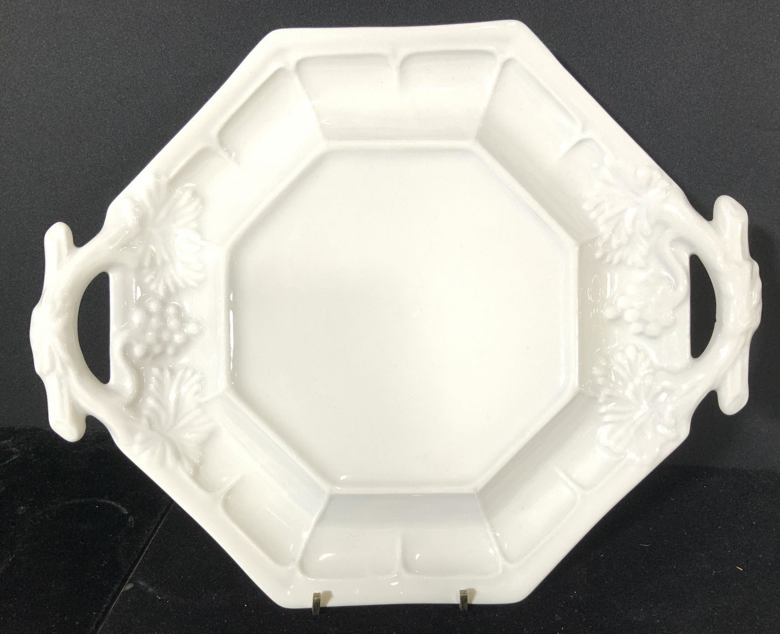 RED CLIFF IRONSTONE UNDERPLATE (1 of 5)