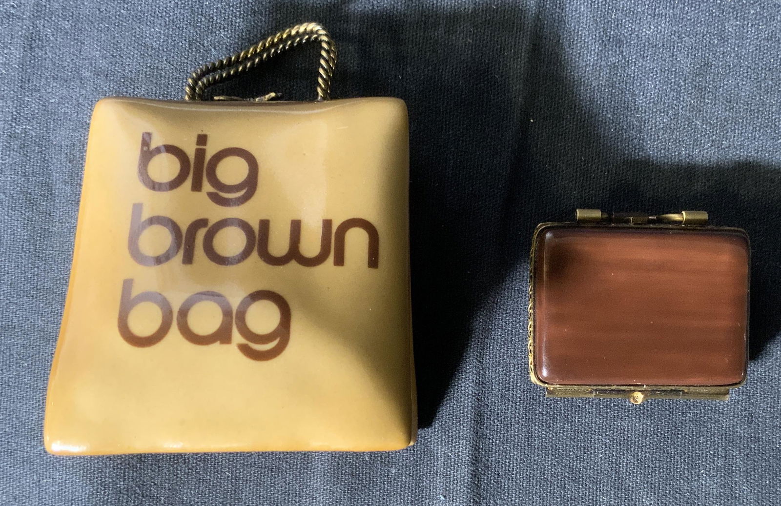 Lot 2 LIMOGES FRANCE Porcelain Pill Boxes (1 of 8)