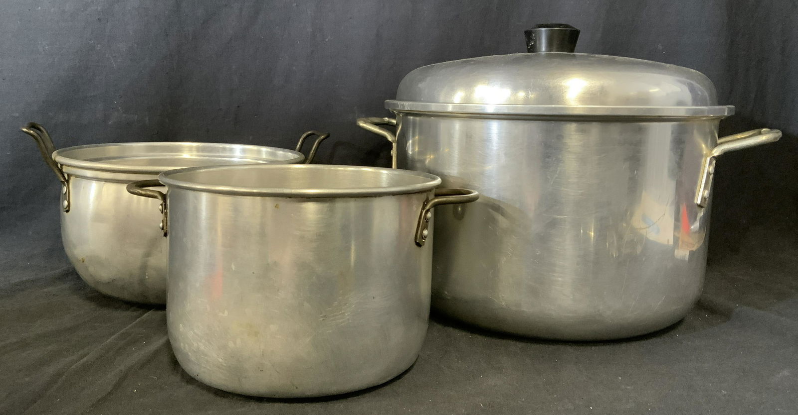 Lot 3 Aluminum Cookware (1 of 5)