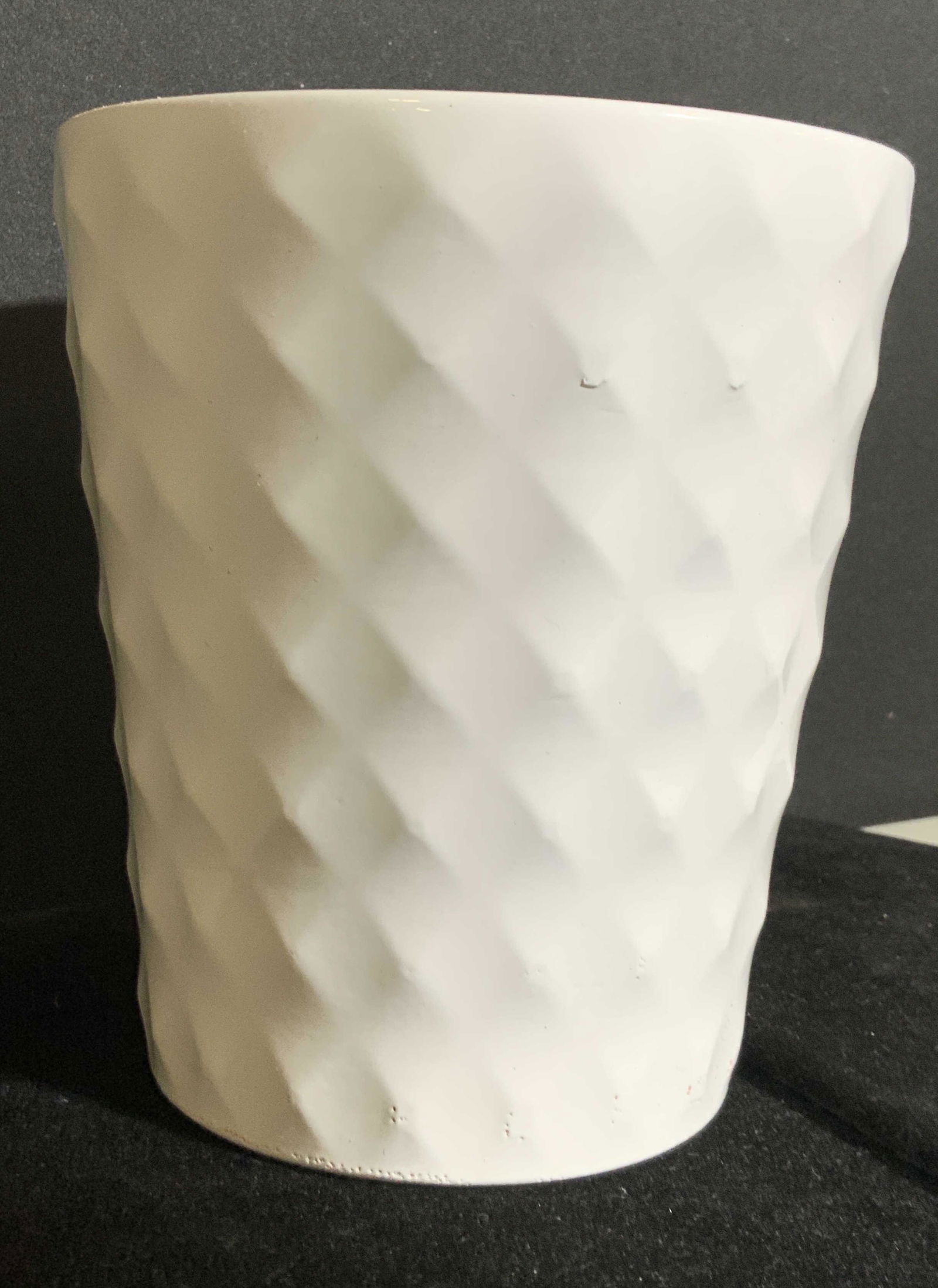 Lot 2 Ceramic Porcelain Planters (1 of 6)