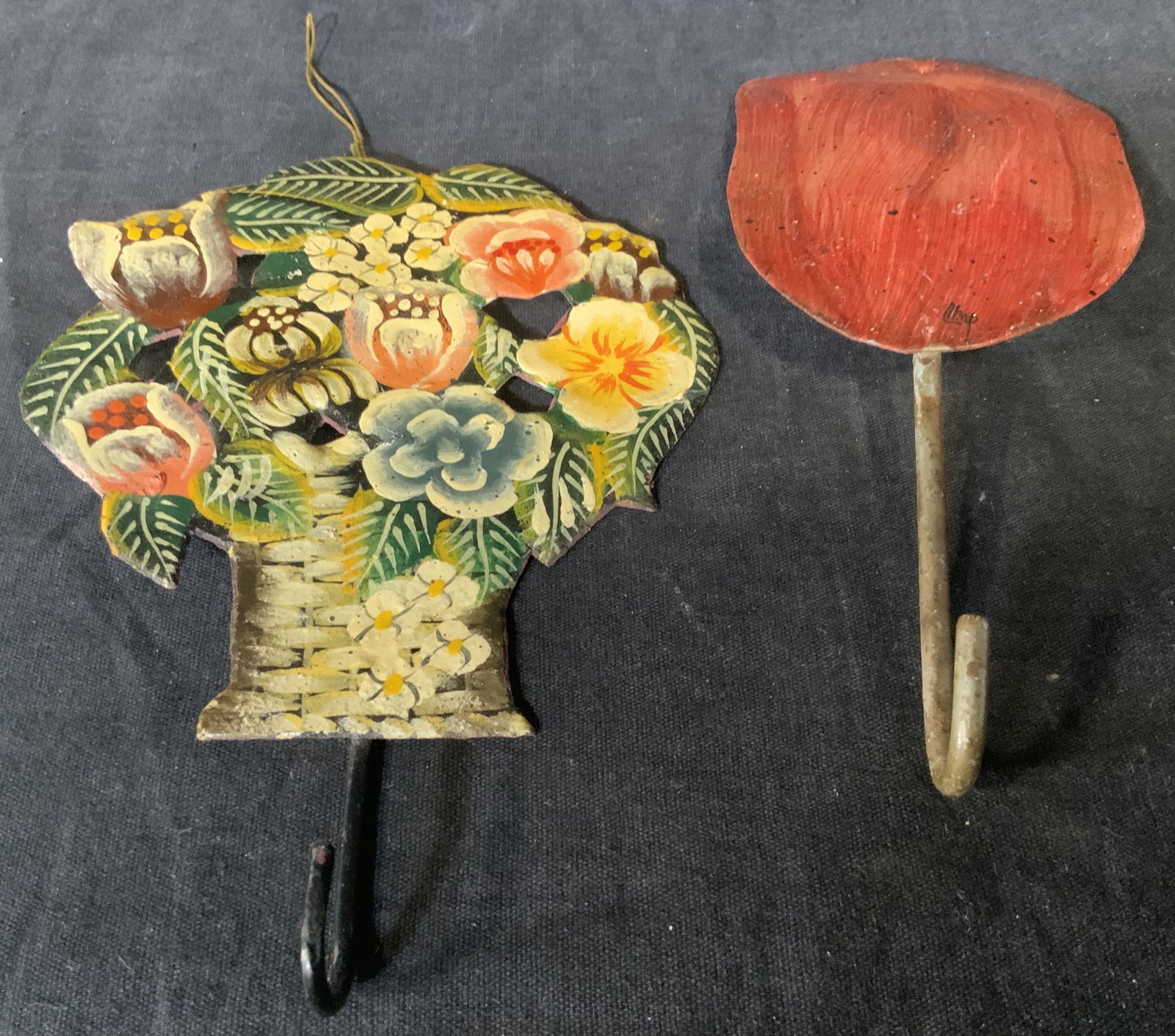Group Lot 2 Metal Floral Wall Hooks (1 of 4)