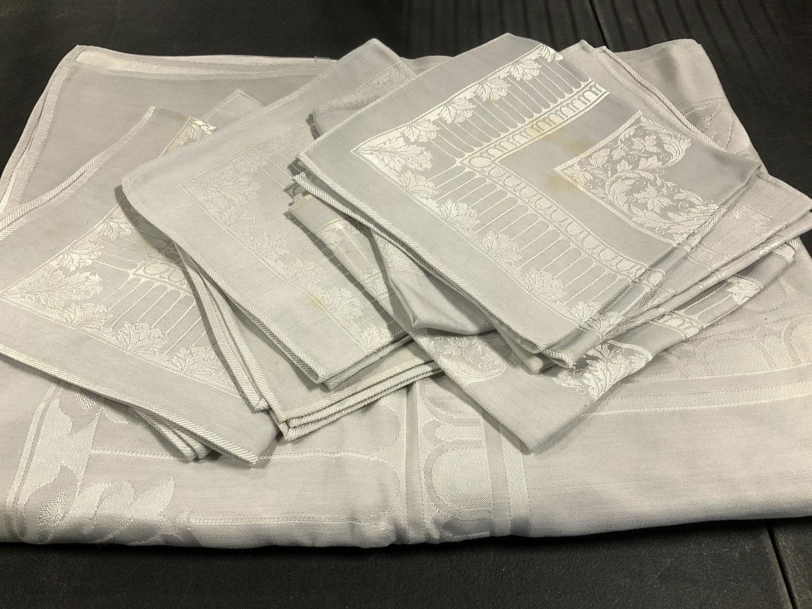 Grey Tablecloth & Napkin Set 9 (1 of 6)