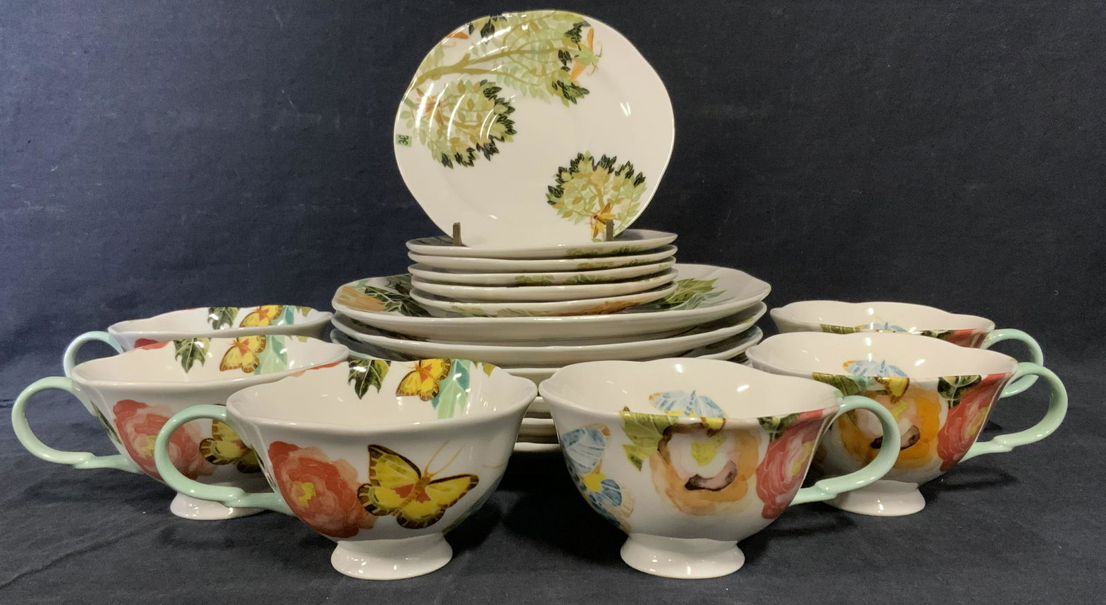Set 18 HESSE Ceramic Serving Ware (1 of 7)