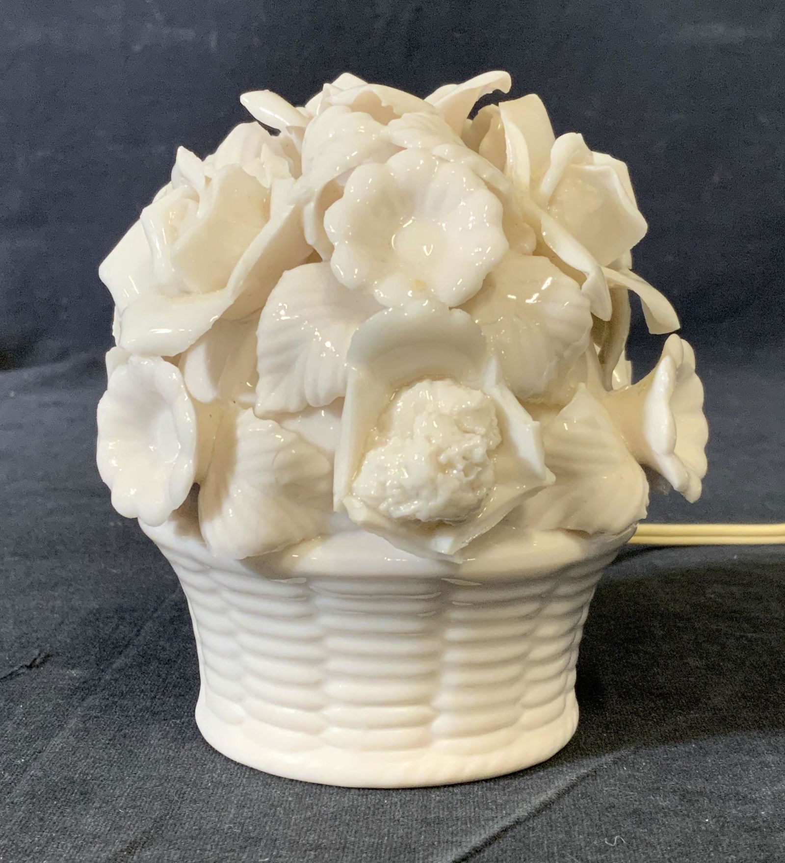 Ceramic Floral Bouquet Lamp (1 of 7)