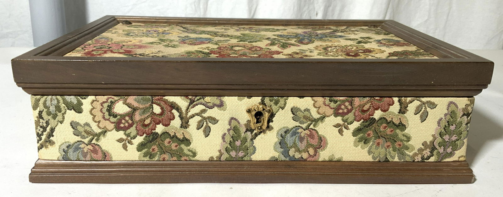 Vintage Needlepoint Keepsake Box W Lid (1 of 8)