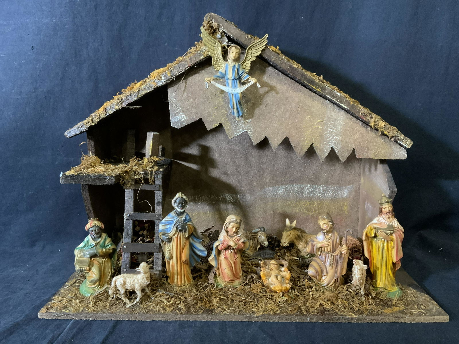 Vintage Decorative Nativity Scene (1 of 8)