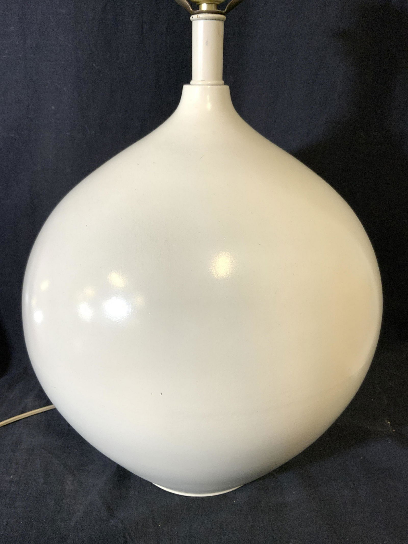 Large Mid Century Modern Ceramic Lamp (1 of 8)