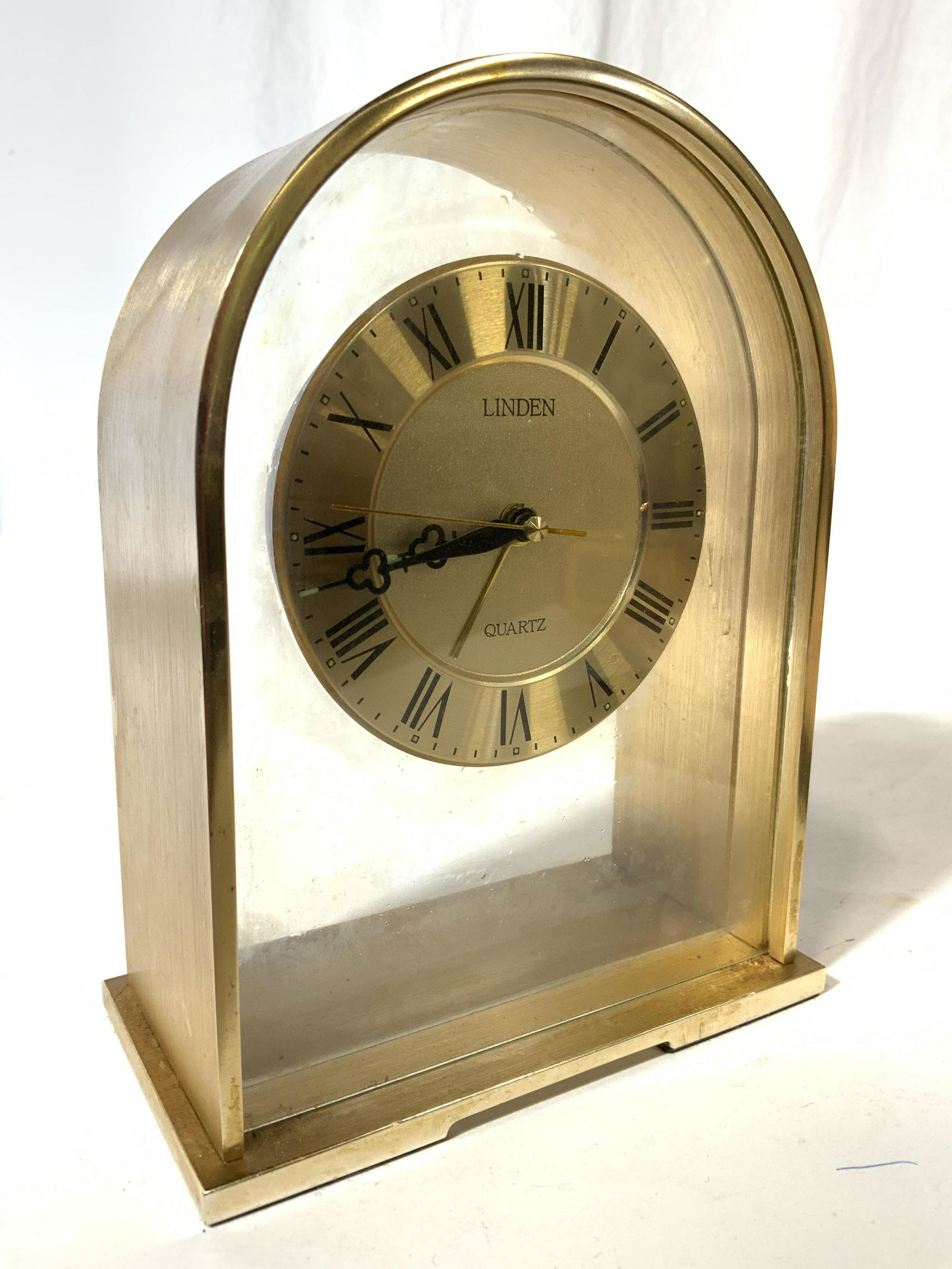 LINDEN Arched Desk Clock (1 of 8)