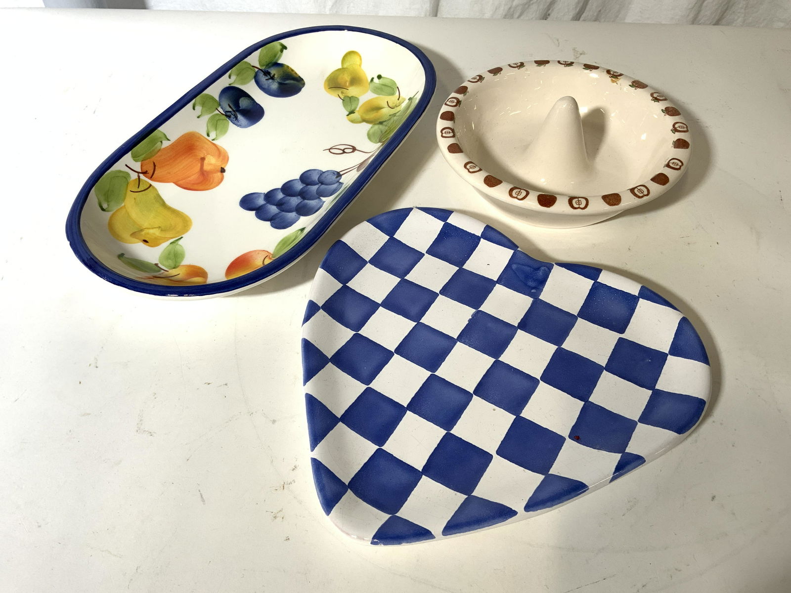 Lot 3 Assorted Porcelain Dishes (1 of 7)