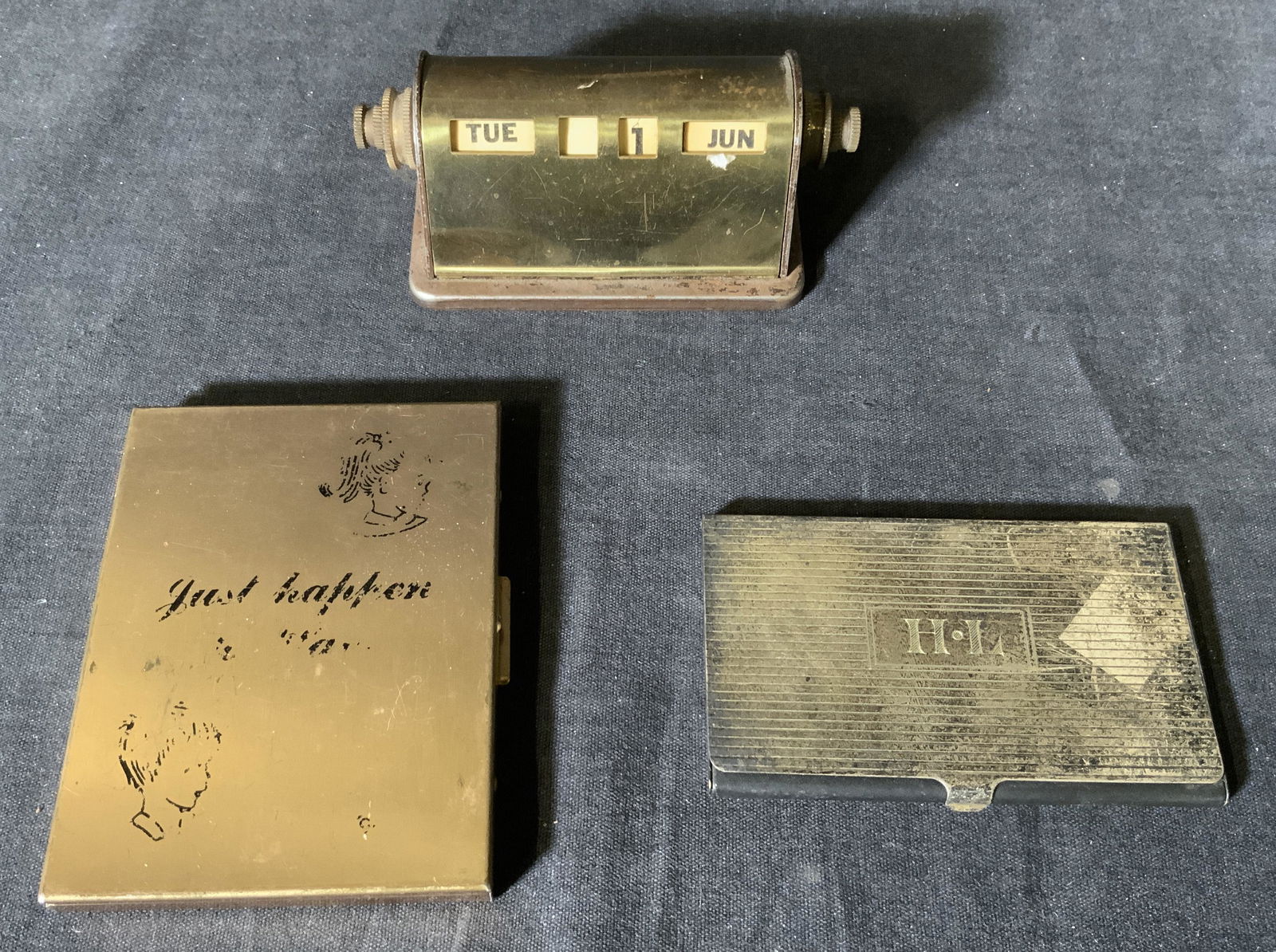 Lot 3 Desk Calendar, Photo Album, Card Holder (1 of 6)