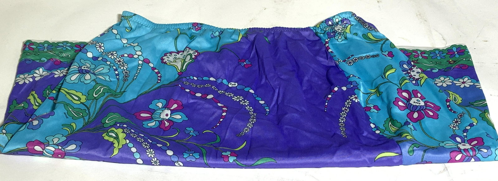 Vintage E. PUCCI Signed Nylon Half Slip, Italy: Size Medium Half Slip/ Skirt Slip, possibly vintage, Signed Emilio Pucci for Formfit Rogers , made In Italy. 19.5 in. Long. Bouncy elastic waist, hems in tact. Ladies half Slip, Luxury Brand E Pucci U