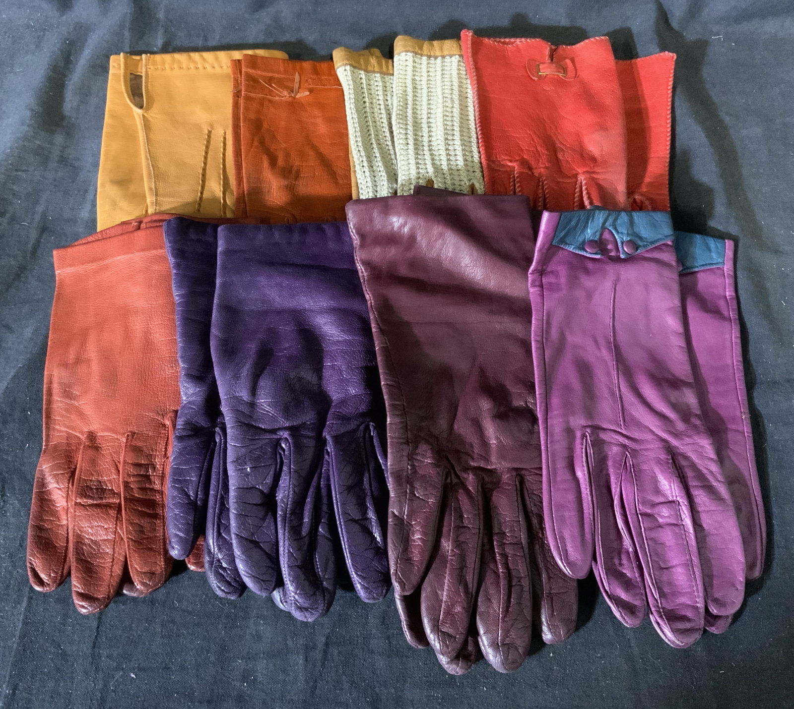 Lot 8 Women’s Leather Gloves (1 of 5)