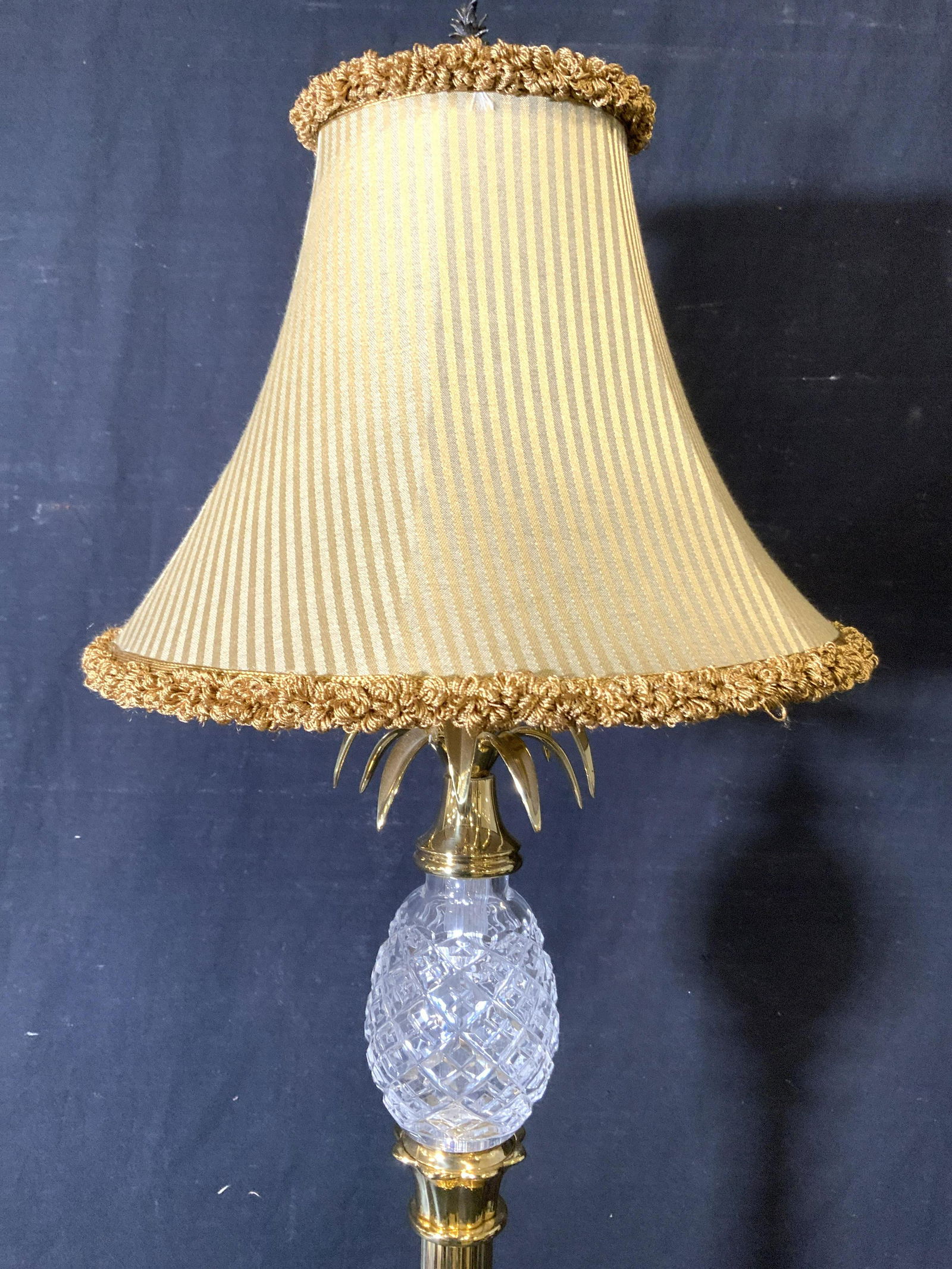WATERFORD Cut Crystal Pineapple Lamp W Shade (1 of 10)