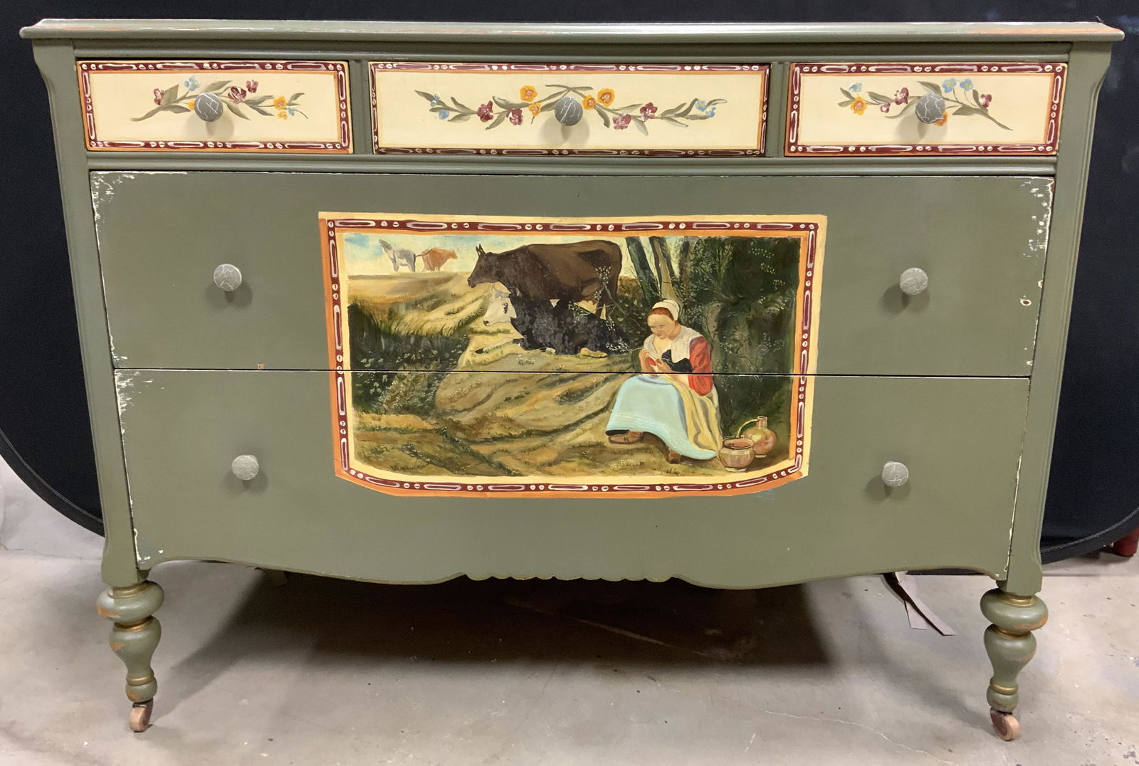 Vintage Hand Painted Chest w Casters (1 of 16)
