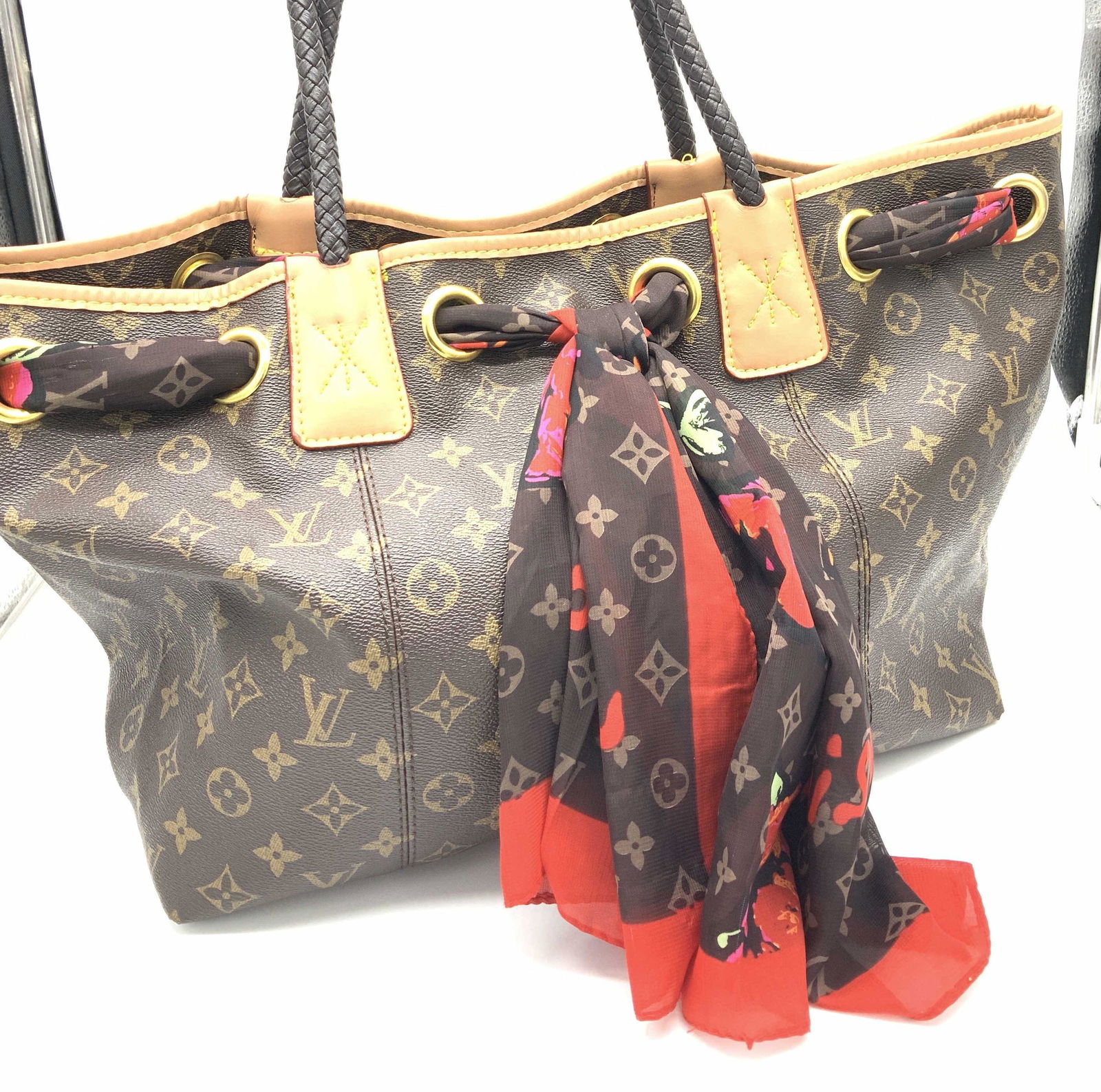 louis vuitton bag with scarf